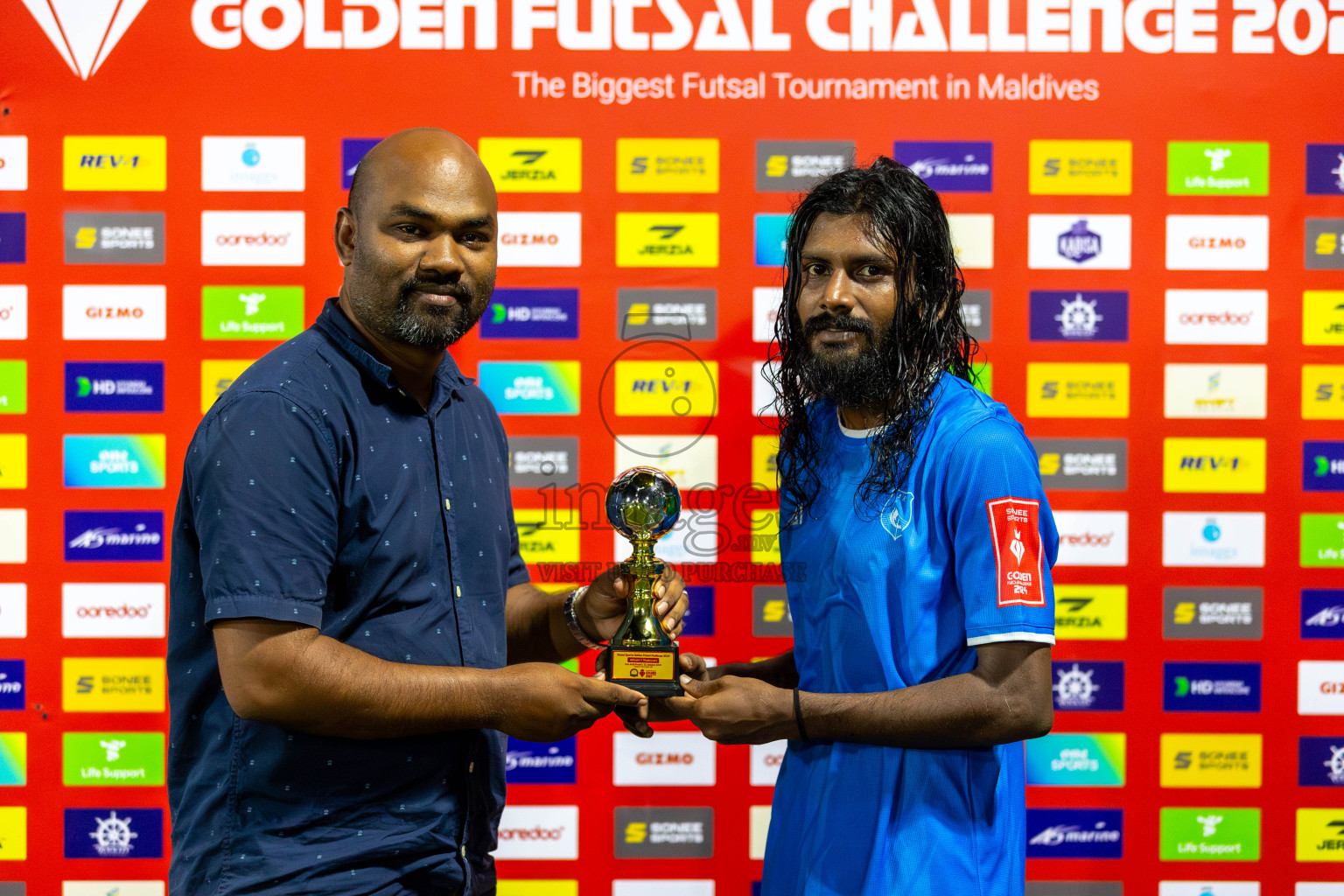 R Alifushi vs R Maduvvari in Day 8 of Golden Futsal Challenge 2024 was held on Monday, 22nd January 2024, in Hulhumale', Maldives Photos: Mohamed Mahfooz Moosa / images.mv