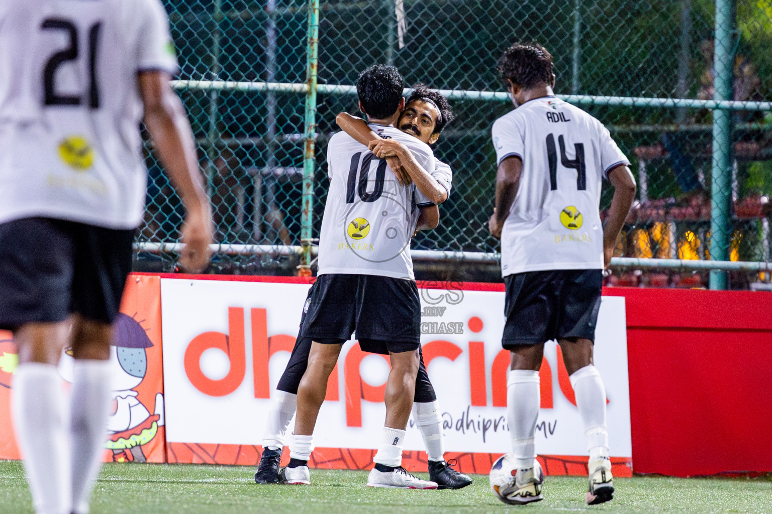 TEAM BADHAHI vs KULHIVARU VUZARA CLUB in the Semi-finals of Club Maldives Classic 2024 held in Rehendi Futsal Ground, Hulhumale', Maldives on Tuesday, 19th September 2024. 
Photos: Nausham Waheed / images.mv