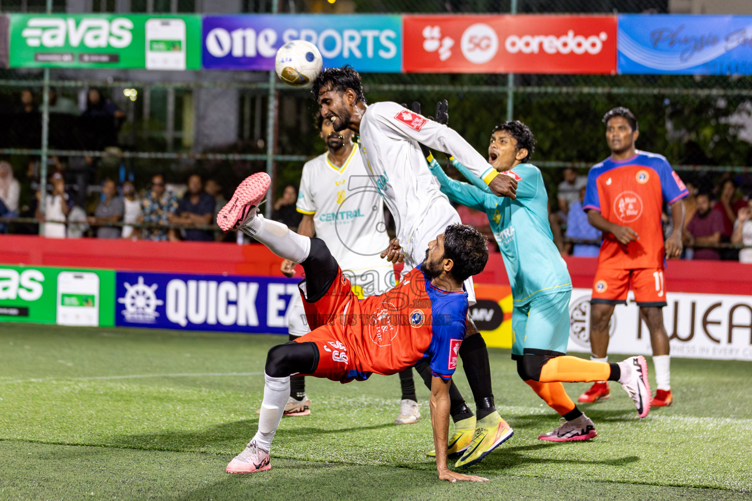 S Maradhoo vs S Meedhoo in Day 12 of Golden Futsal Challenge 2025 was held on Thursday, 16th January 2025, in Hulhumale', Maldives.
Photos: Hassan Simah / images.mv