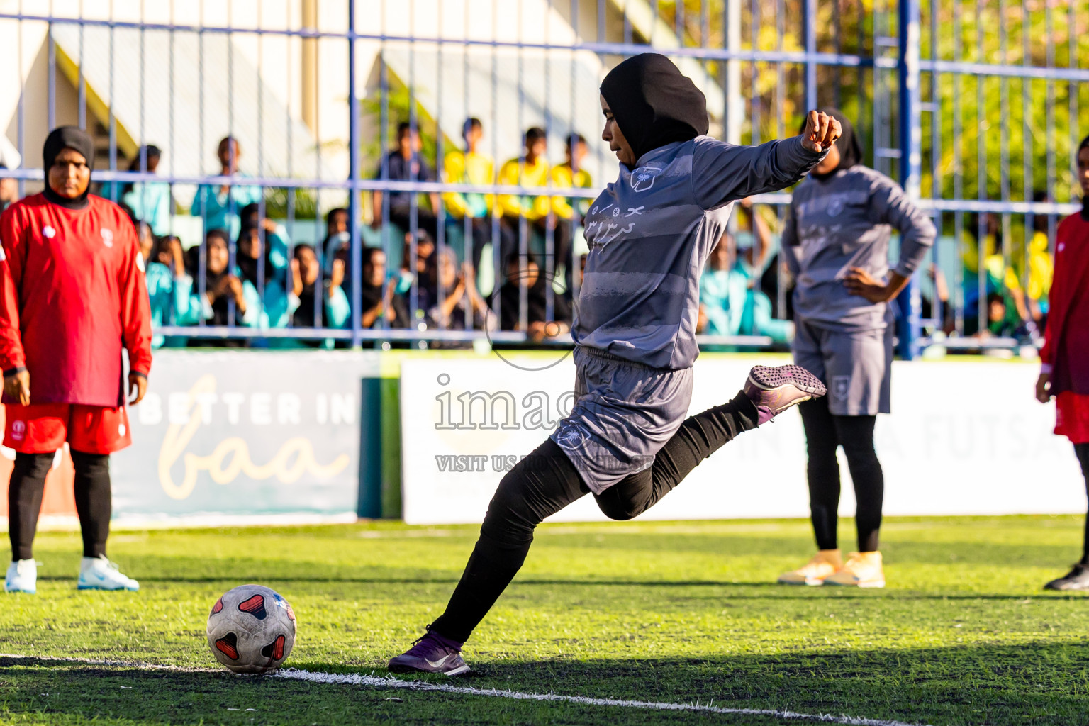Dhonfan vs Kihaadhoo in Day 4 of Better in Baa Futsal Fiesta 2025 Woman's division held in B. Eydhafushi, Maldives on Sunday, 9th November 2025. Photos: Nausham Waheed / images.mv