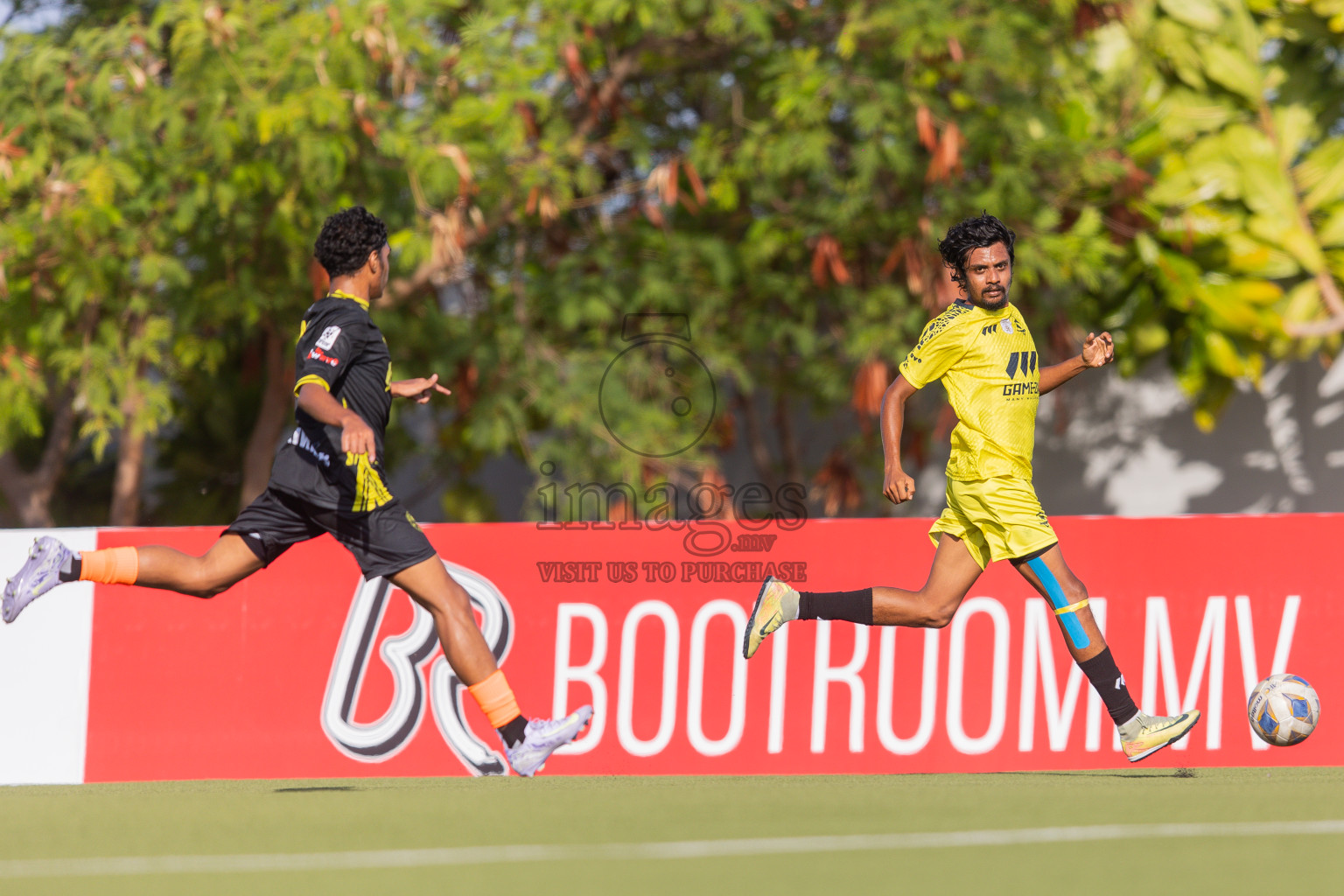 Velaa Sports Club vs Team Middle East in Day 3 of Eydhafushi Cup 2025 held in Eydhafushi Football Stadium at B. Eydhafushi, Maldives on Sunday, 7th September 2025. Photos: Arif Rasheed / images.mv