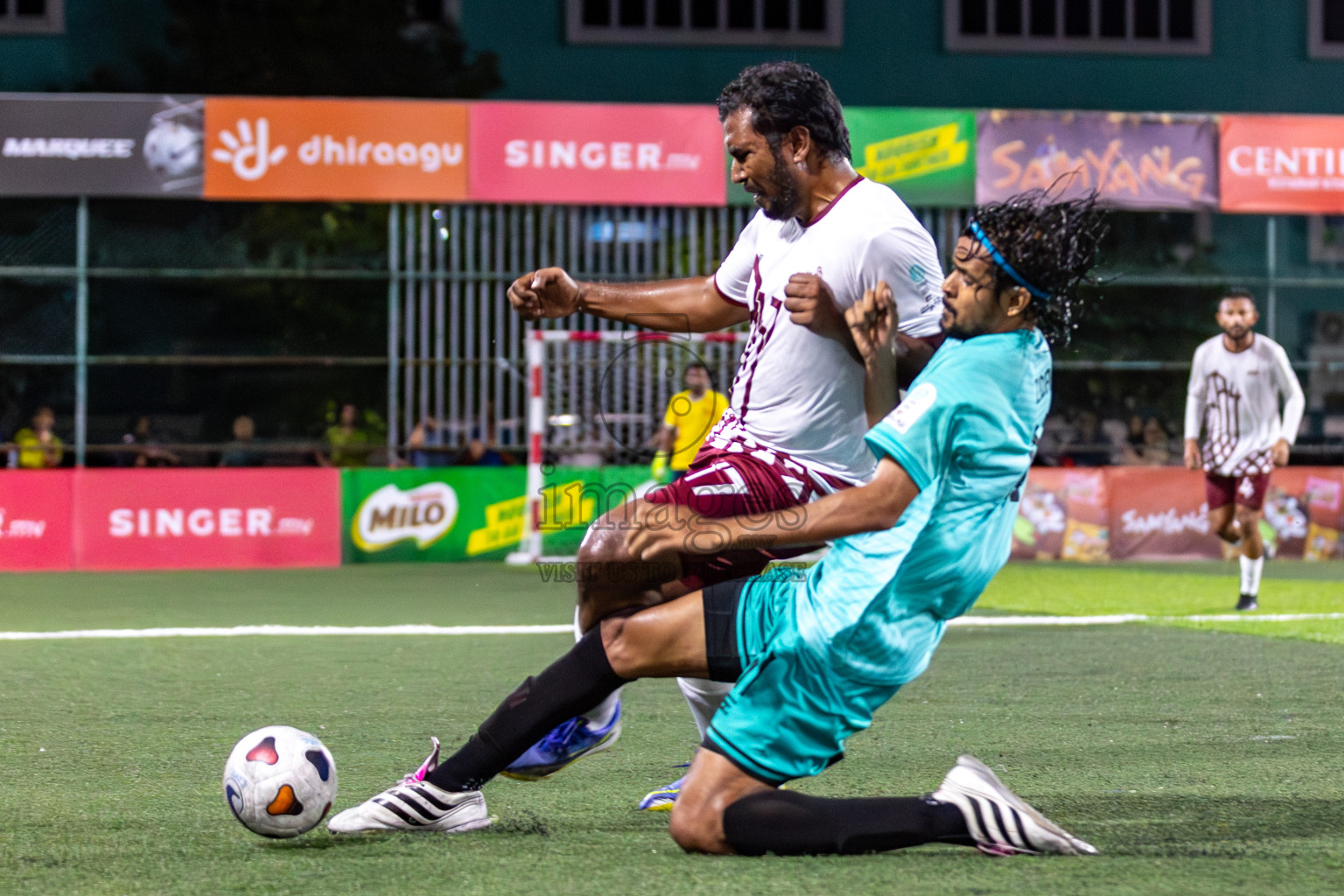 YOUTH RC vs CLUB BINARA in Club Maldives Classic 2024 held in Rehendi Futsal Ground, Hulhumale', Maldives on Tuesday, 10th September 2024. 
Photos: Mohamed Mahfooz Moosa / images.mv