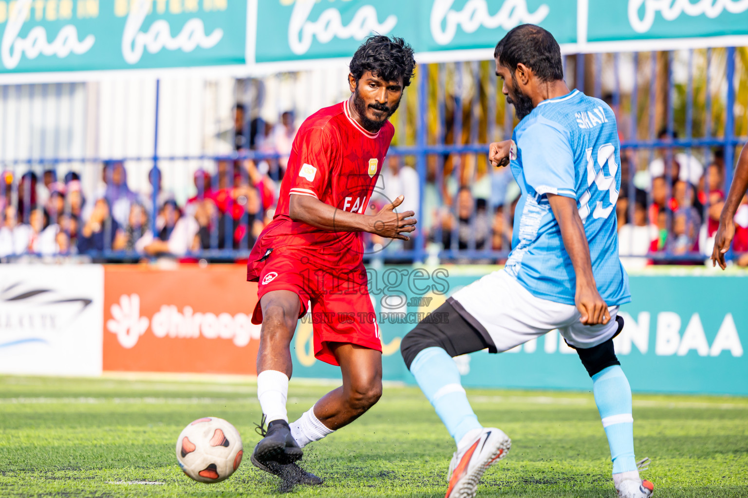 Eydhafushi vs Kudarikilu in Quater Finals of Better in Baa Futsal Fiesta 2025 Men's division held in B. Eydhafushi, Maldives on Thursday, 13th November 2025. Photos: Nausham Waheed / images.mv