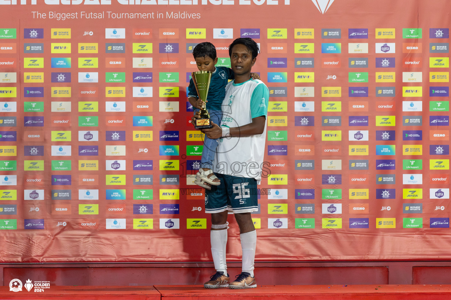 R Dhuvaafaru vs R Alifushi in Day 18 of Golden Futsal Challenge 2024 was held on Thursday, 1st February 2024, in Hulhumale', Maldives Photos: Mohamed Mahfooz Moosa, / images.mv