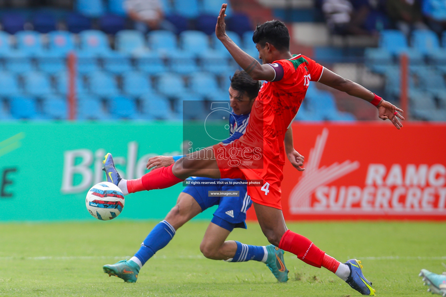 Kuwait vs Bangladesh in the Semi-final of SAFF Championship 2023 held in Sree Kanteerava Stadium, Bengaluru, India, on Saturday, 1st July 2023. Photos: Nausham Waheed, Hassan Simah / images.mv