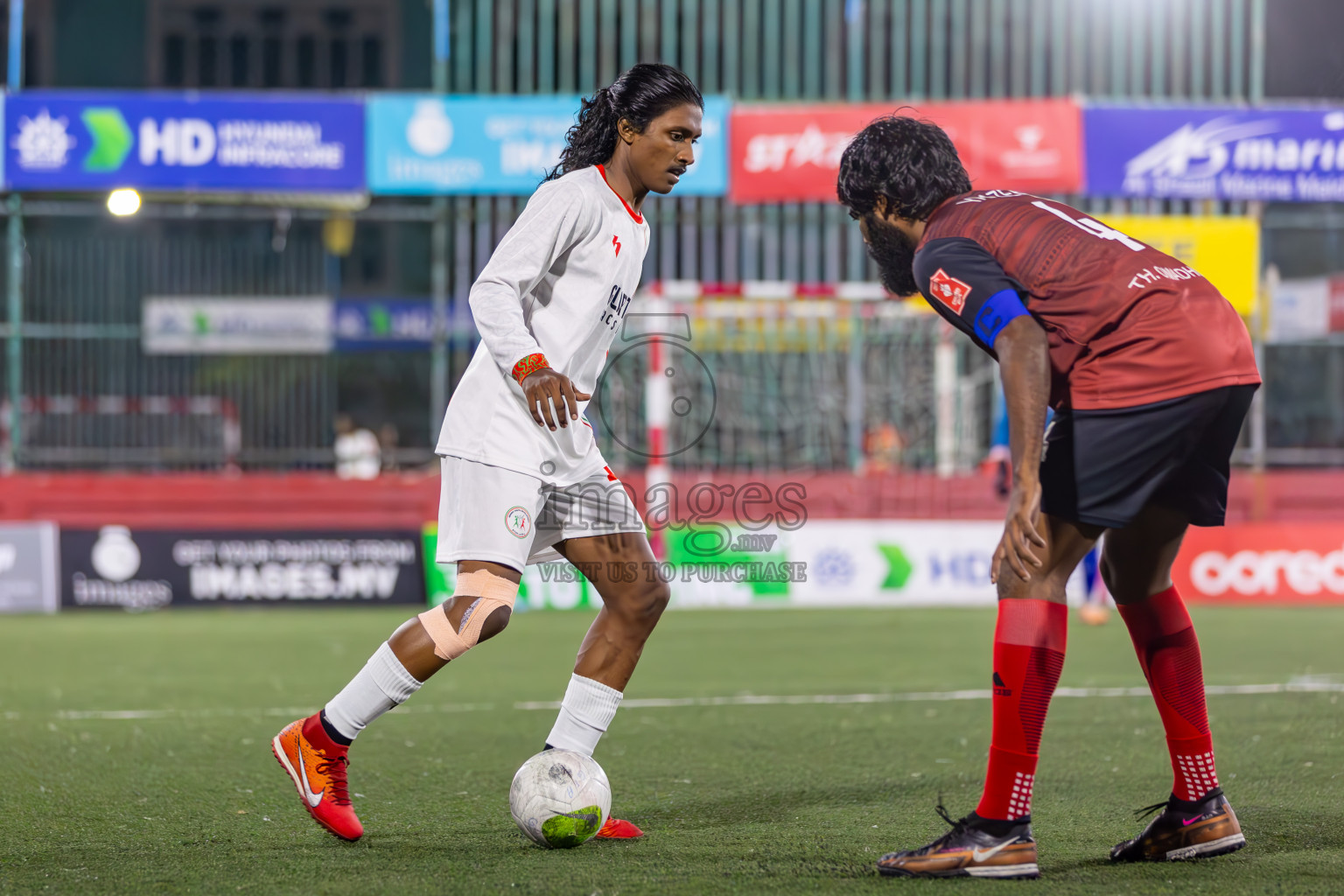 Th Omadhoo vs L Isdhoo on Day 37 of Golden Futsal Challenge 2024 was held on Thursday, 22nd February 2024, in Hulhumale', Maldives
Photos: Ismail Thoriq / images.mv