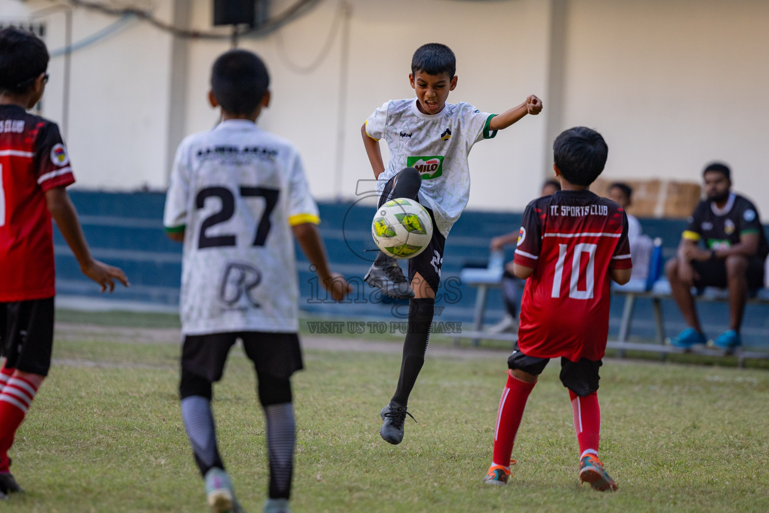 Day 2 of MILO Academy Championship 2025 was held on Friday, 14th February 2025 in Henveiru Stadium. 
Photos: Hassan Simah / Images.mv