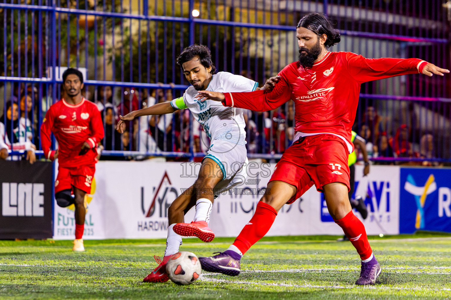 Kamadhoo vs Goidhoo in Day 3 of Better in Baa Futsal Fiesta 2025 Men's division held in B. Eydhafushi, Maldives on Friday, 7th November 2025. Photos: Nausham Waheed / images.mv