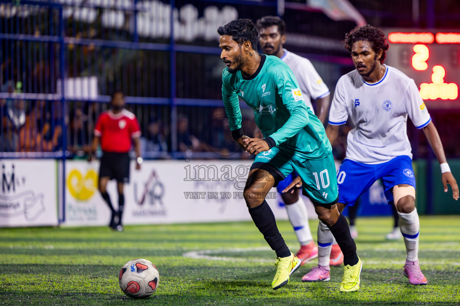 Hithaadhoo vs Dharavandhoo in Day 7 of Better in Baa Futsal Fiesta 2025 Men's division held in B. Eydhafushi, Maldives on Tuesday, 11th November 2025. Photos: Nausham Waheed / images.mv