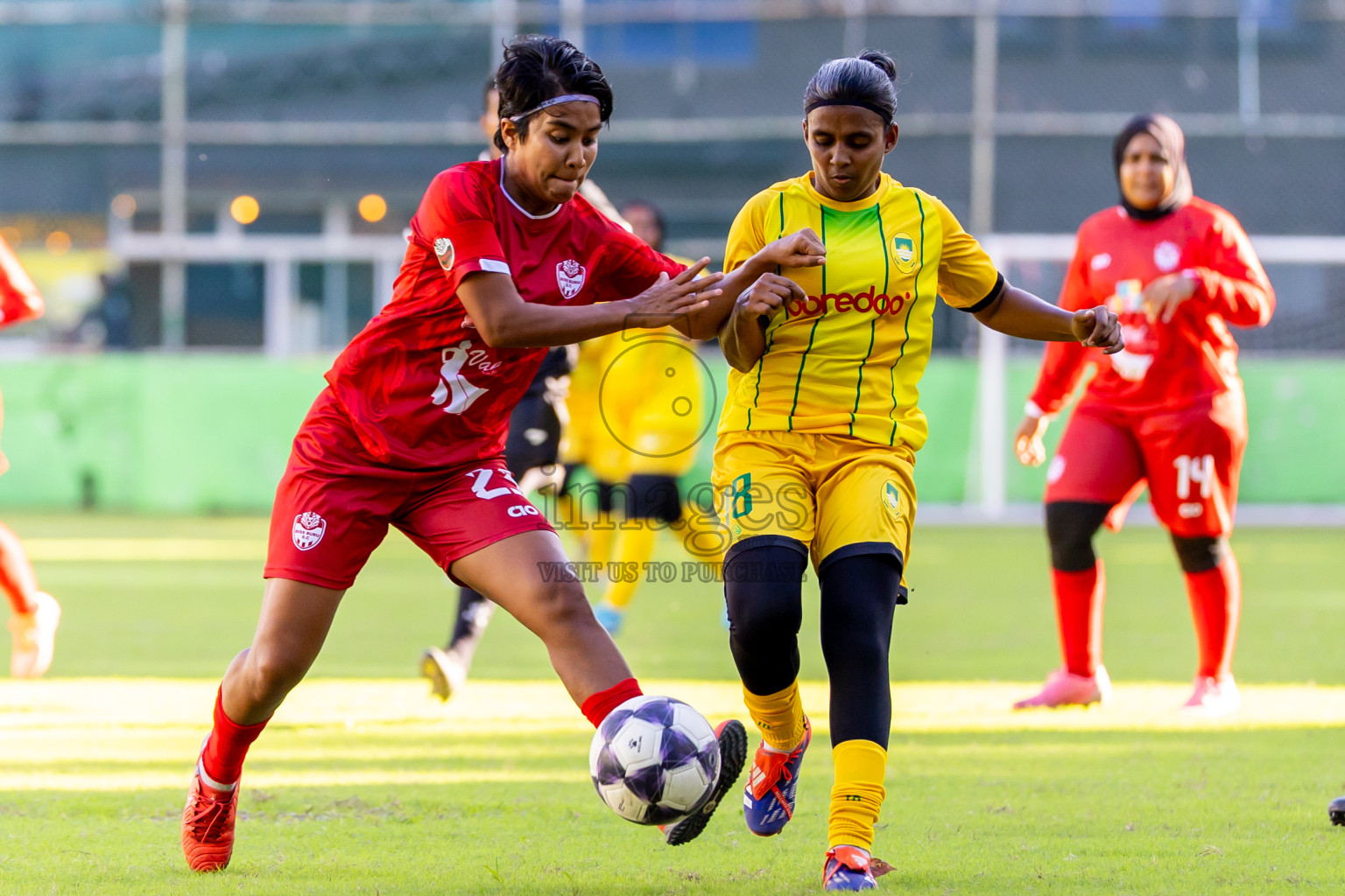 Biss Buru Sports Club vs Maziya Sports  in FAM Women’s League 2025 held in Henveiru Football ground, Male', Maldives on Wednesday, 3rd December 2025. Photos: Nausham Waheed / Images.mv