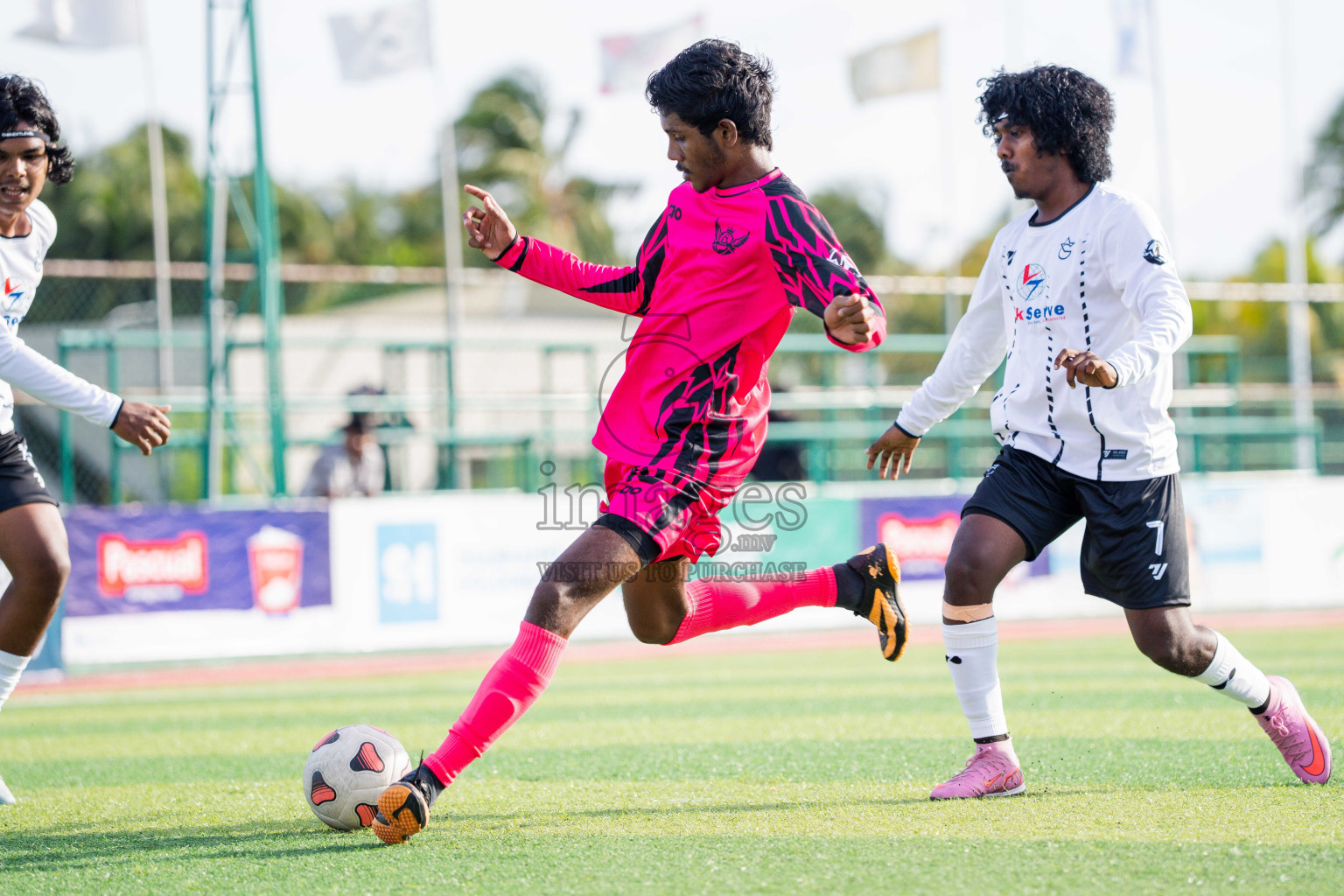 G Star SC VS Goalhians in Day 2 - Fonadhoo Youth Futsal Challenge 2025 held in Fonadhoo Futsal Stadium, L. Fonadhoo, Maldives on Monday, 27th October 2025 Photos: Arif Rasheed / images.mv