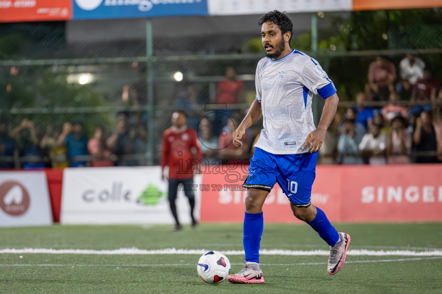 Team Badhahi vs Kulhivaru Vuzaara Club in the Semi-finals of Club Maldives Classic 2024 held in Rehendi Futsal Ground, Hulhumale', Maldives on Thursday, 19th September 2024. Photos: Ismail Thoriq / images.mv