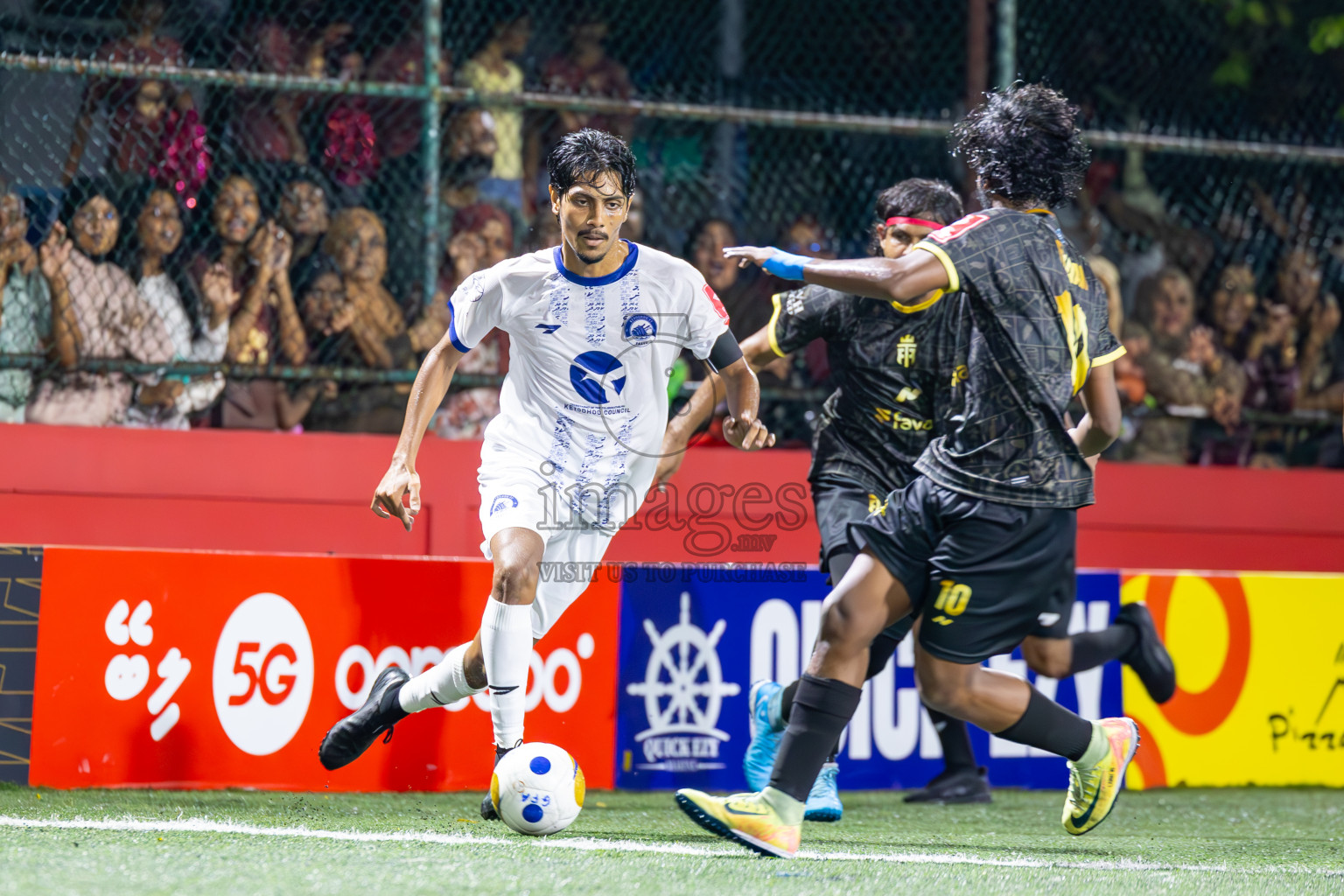 V Felidhoo vs V Keyodhoo in Atoll Round Final on Day 22 of Golden Futsal Challenge 2025 was held on Sunday , 26th January 2025, in Hulhumale', Maldives.
Photos: Ismail Thoriq / images.mv
