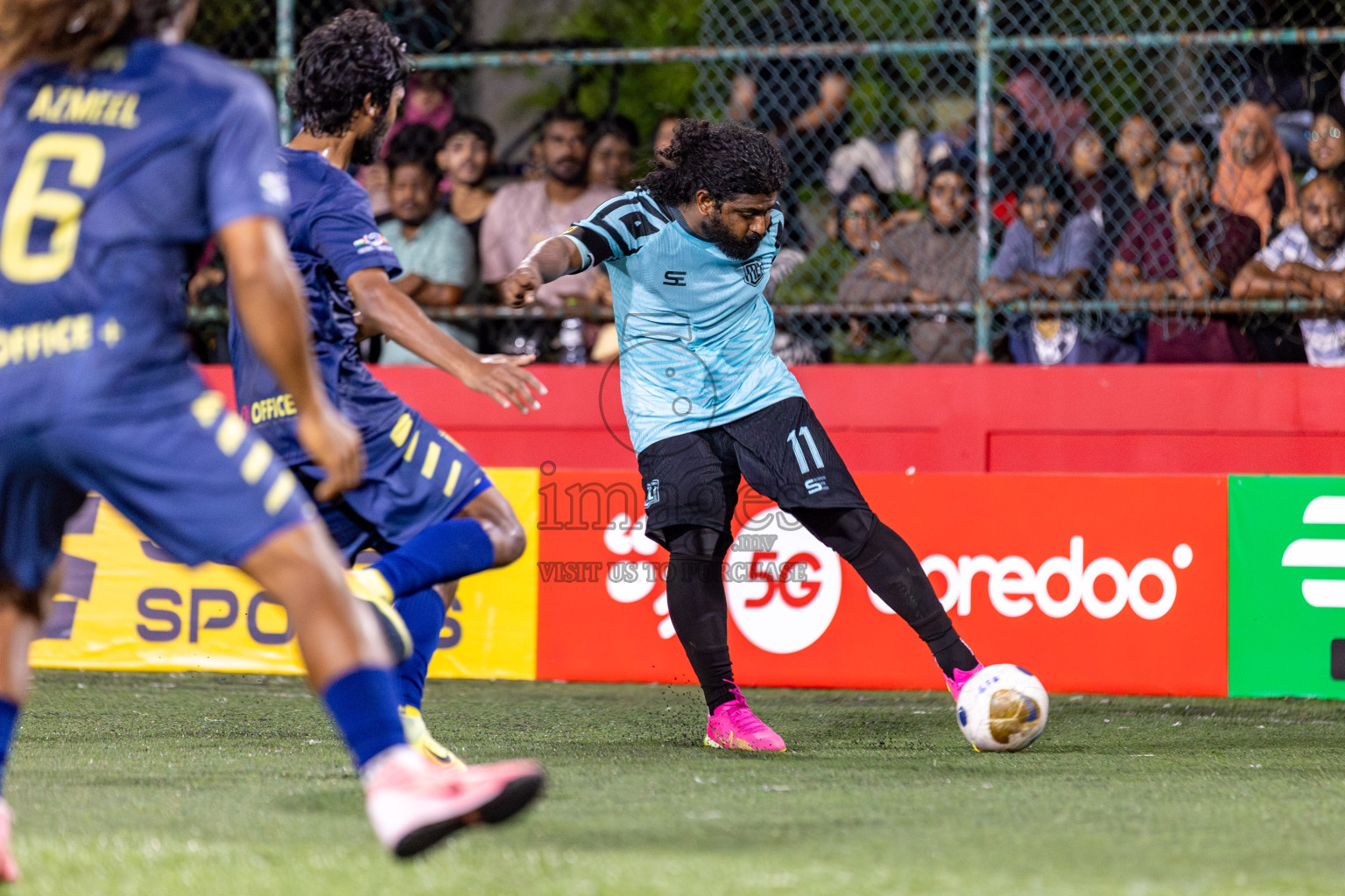 M Muli vs M Naalaafushi in Day 12 of Golden Futsal Challenge 2025 was held on Thursday, 16th January 2025, in Hulhumale', Maldives.
Photos: Hassan Simah / images.mv