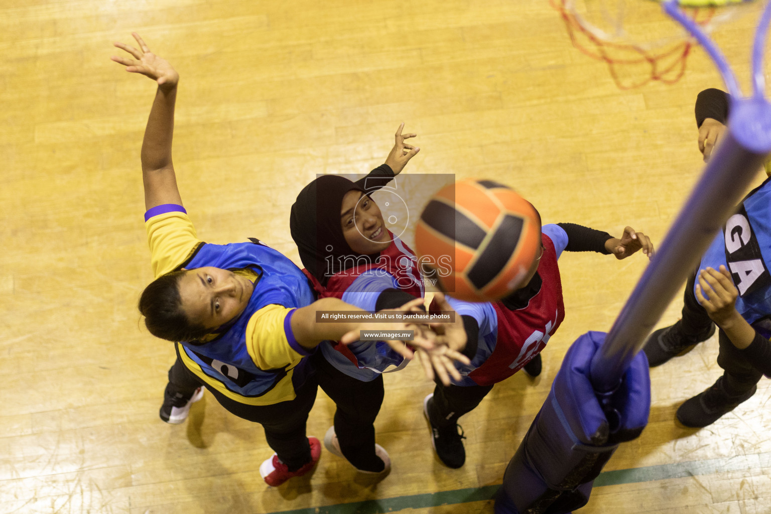 Kulhudhuffushi Y & R.C vs Mahibadhoo SC in the Milo National Netball Tournament 2022 on 18 July 2022, held in Social Center, Male', Maldives. Photographer: Shuu / Images.mv