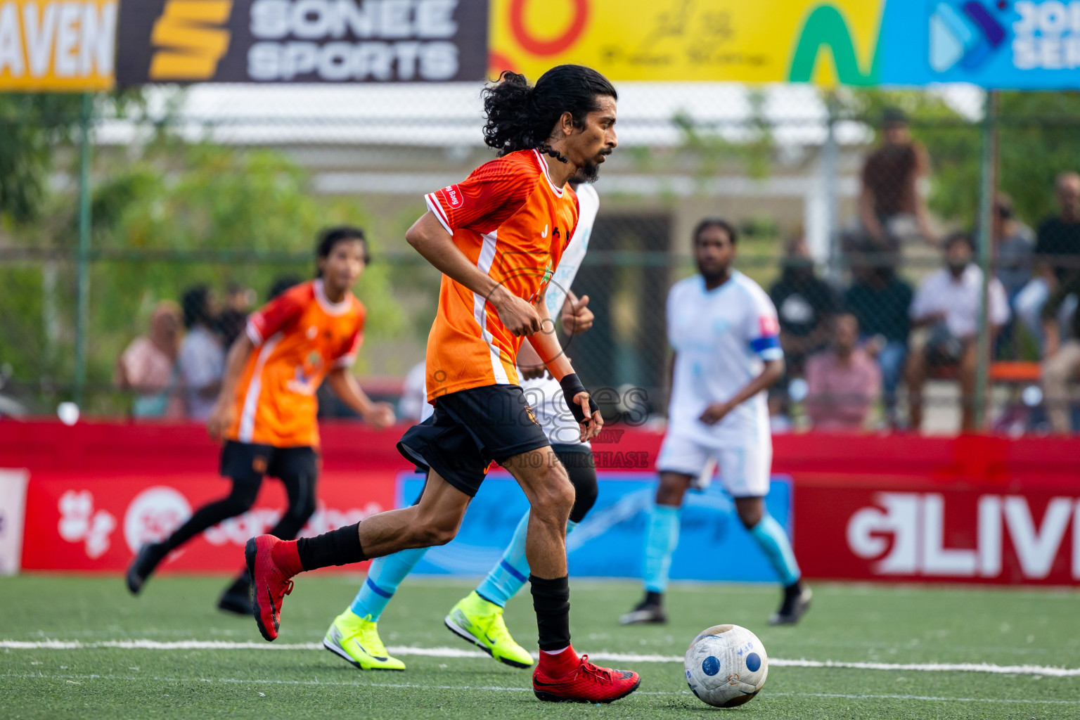 Th Kandoodhoo vs Th Hirilandhoo in Day 14 of Golden Futsal Challenge 2025 was held on Saturday, 18th January 2025, in Hulhumale', Maldives. Photos: Nausham Waheed / images.mv