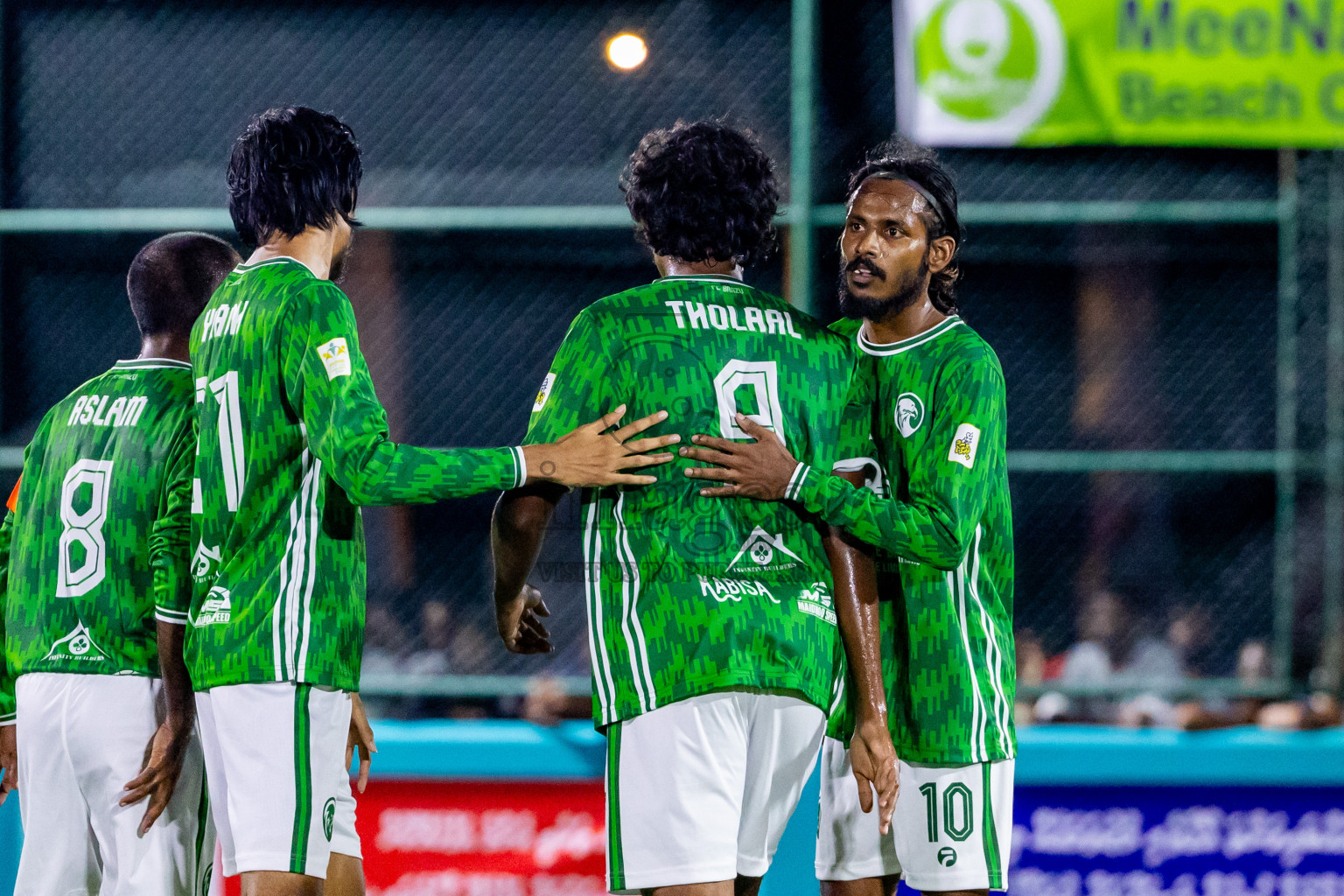 Dee Ess Kay vs FC Baaz in Day 1 of Laamehi Dhiggaru Ekuveri Futsal Challenge 2024 was held on Friday, 26th July 2024, at Dhiggaru Futsal Ground, Dhiggaru, Maldives Photos: Nausham Waheed / images.mv