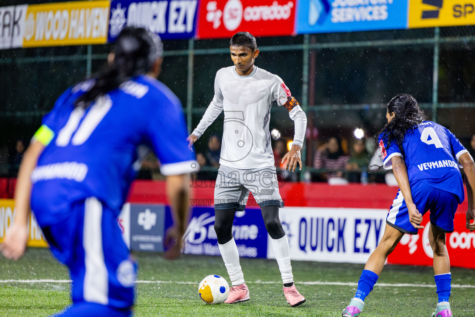 Thaa Veymadoo VS Thaa Buruni in Day 6 of Golden Futsal Challenge 2025 on Friday, 6th January 2025, in Hulhumale', Maldives Photos: Nausham Waheed / images.mv