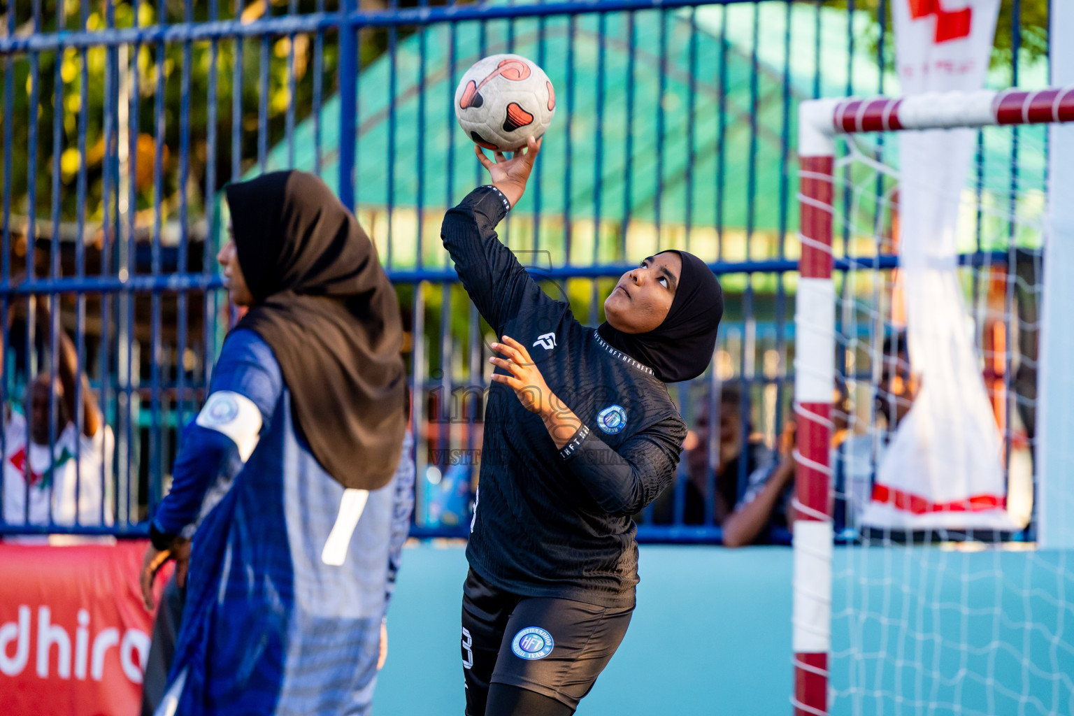Goidhoo vs Hithaadhoo in Day 4 of Better in Baa Futsal Fiesta 2025 Woman's division held in B. Eydhafushi, Maldives on Saturday, 8th November 2025. Photos: Nausham Waheed / images.mv