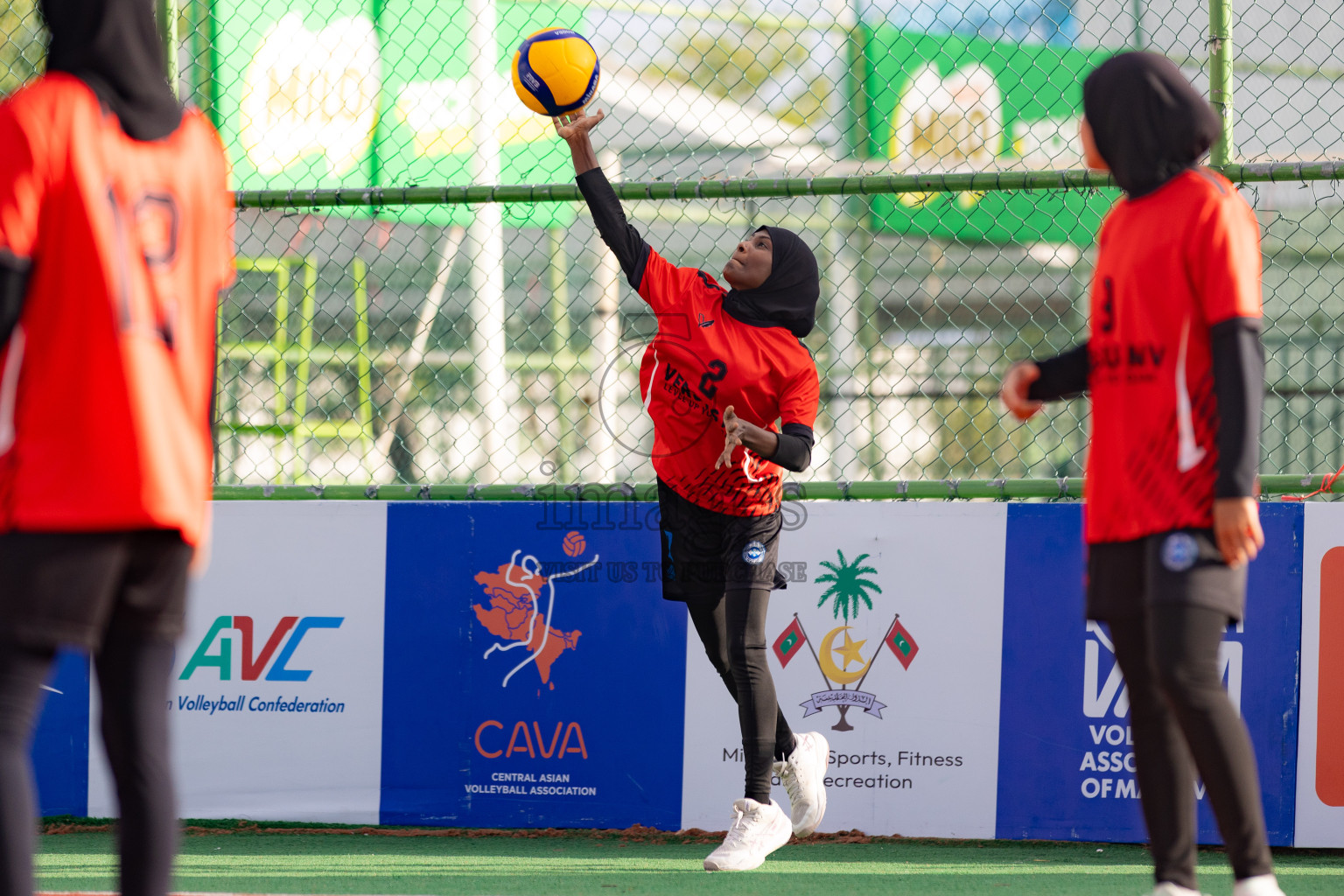 Villigili Z. Jamihyya vs Raajje Volley Club in Semi Finals of Milo National Junior Volleyball Championship 2025 Day 5 was held on Friday, 28th November 2025 at Ekuveni Turf Court Male', Maldives. Photos: Areef Adam / images.mv