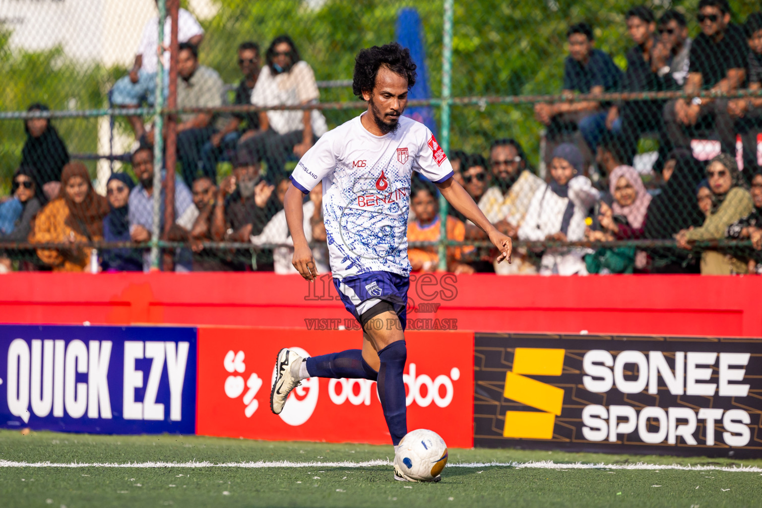 Th Thimarafushi vs Th Vilufushi in Day 14 of Golden Futsal Challenge 2025 was held on Saturday, 18th January 2025, in Hulhumale', Maldives. Photos: Nausham Waheed / images.mv