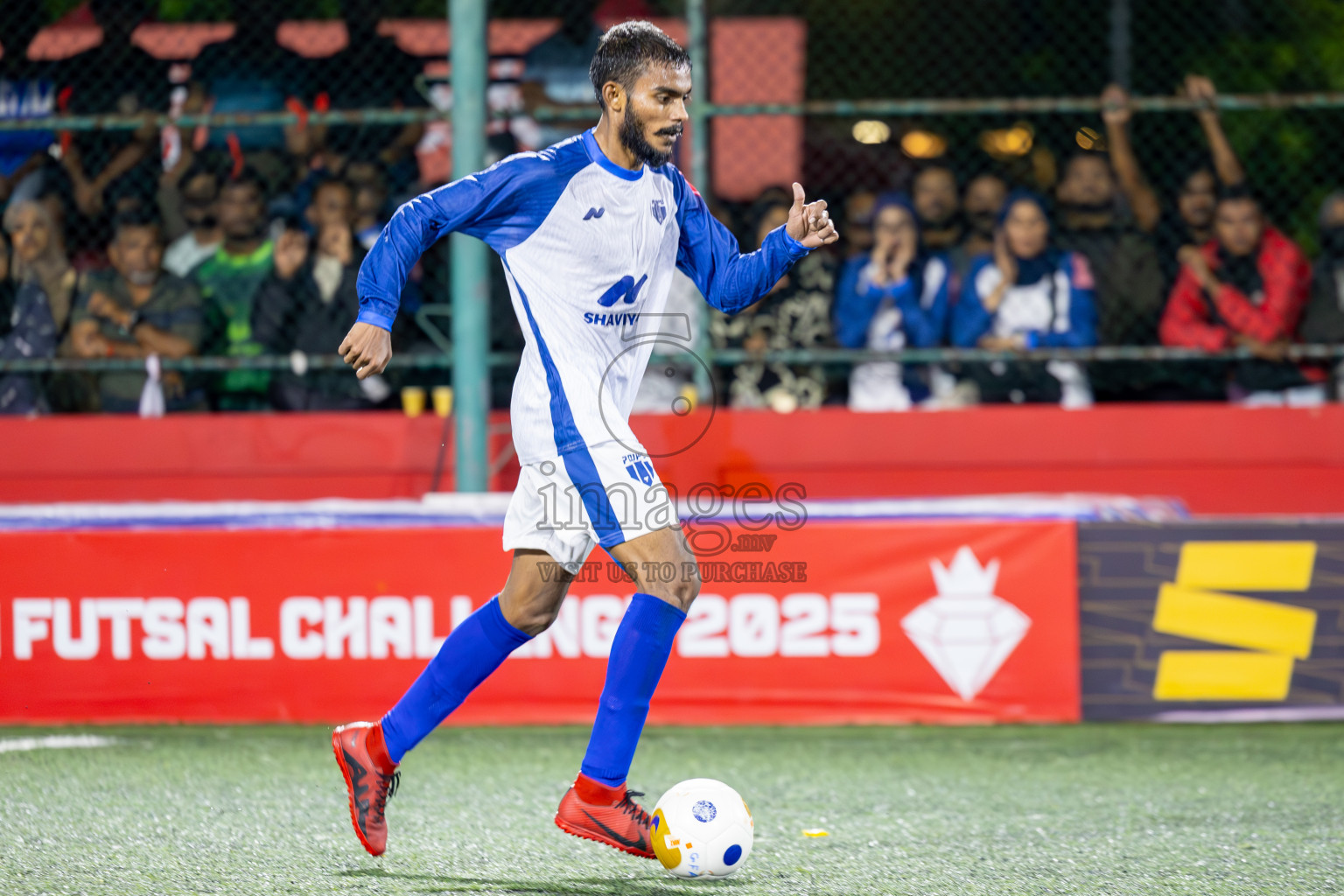 Th Vilufushi vs Th Kinbidhoo in Day 10 of Golden Futsal Challenge 2025 was held on Tuesday, 14th January 2025, in Hulhumale', Maldives Photos: Ismail Thoriq / images.mv