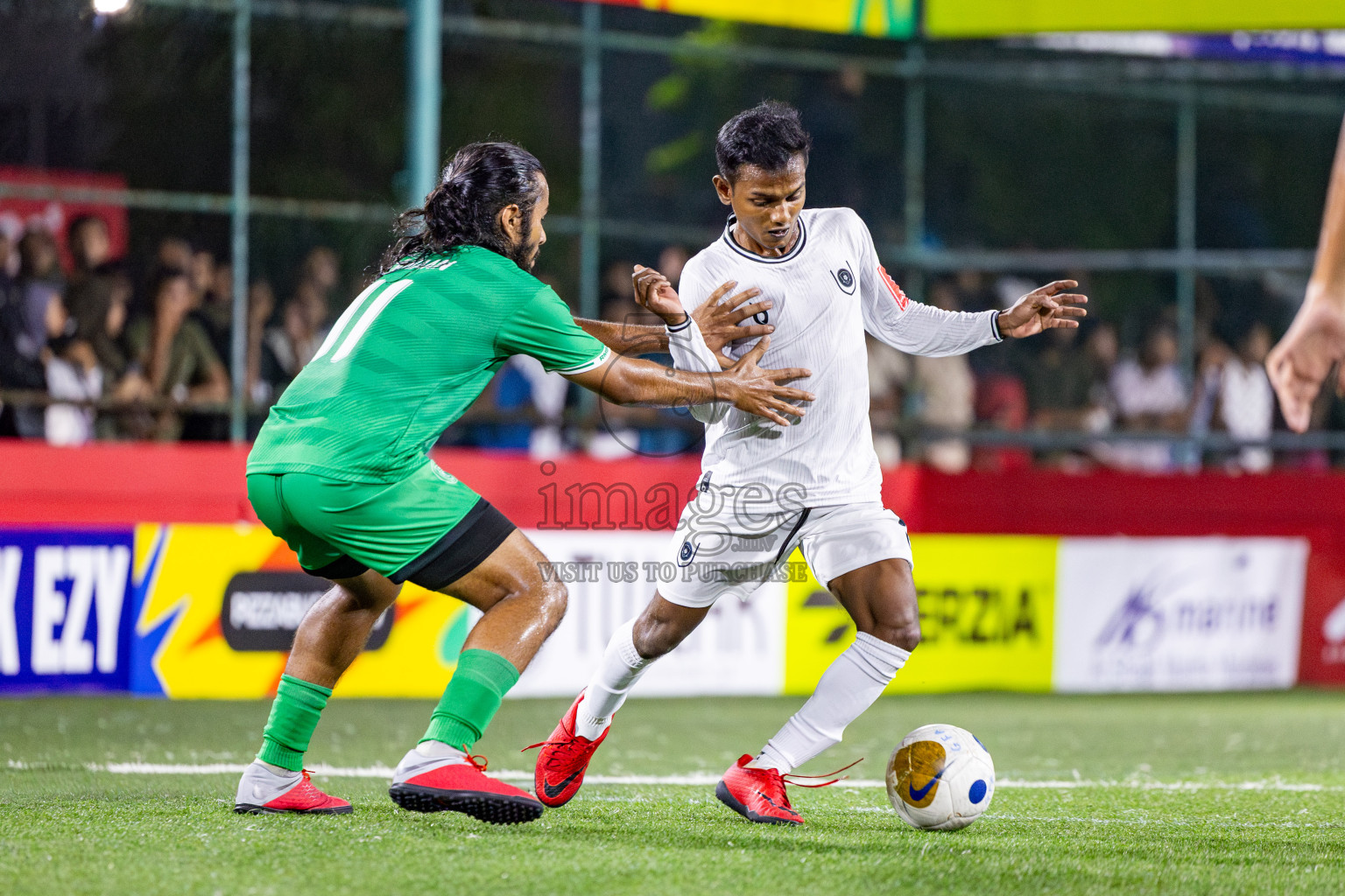 R Dhuvaafaru vs R Meedhoo in Day 14 of Golden Futsal Challenge 2025 was held on Saturday, 18th January 2025, in Hulhumale', Maldives. Photos: Nausham Waheed / images.mv