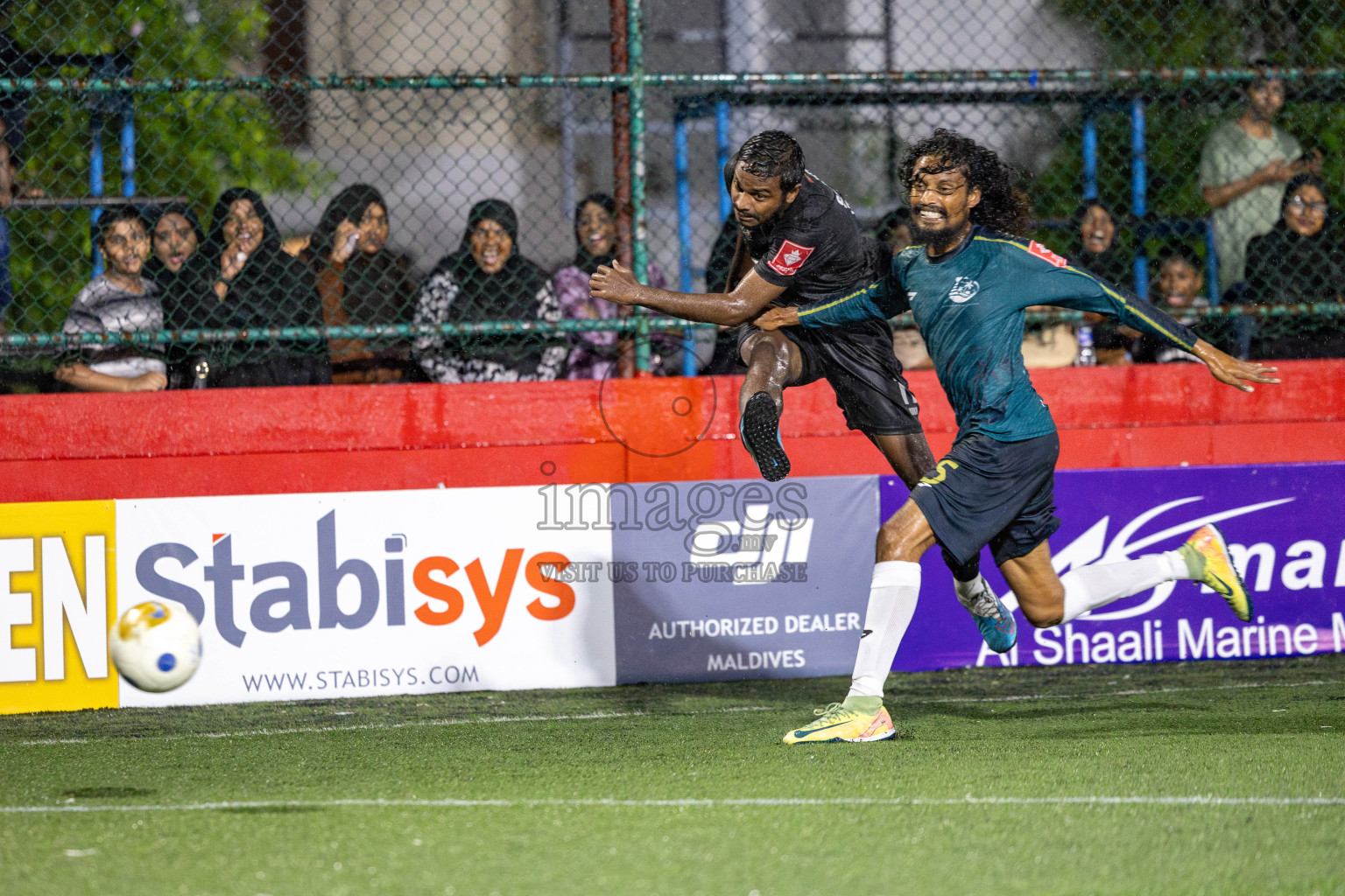 K Gulhi VS K Kaashidhoo on Day 20 of Golden Futsal Challenge 2025 was held on Friday, 24 January 2025, in Hulhumale', Maldives. 
Photos: Hassan Simah / images.mv