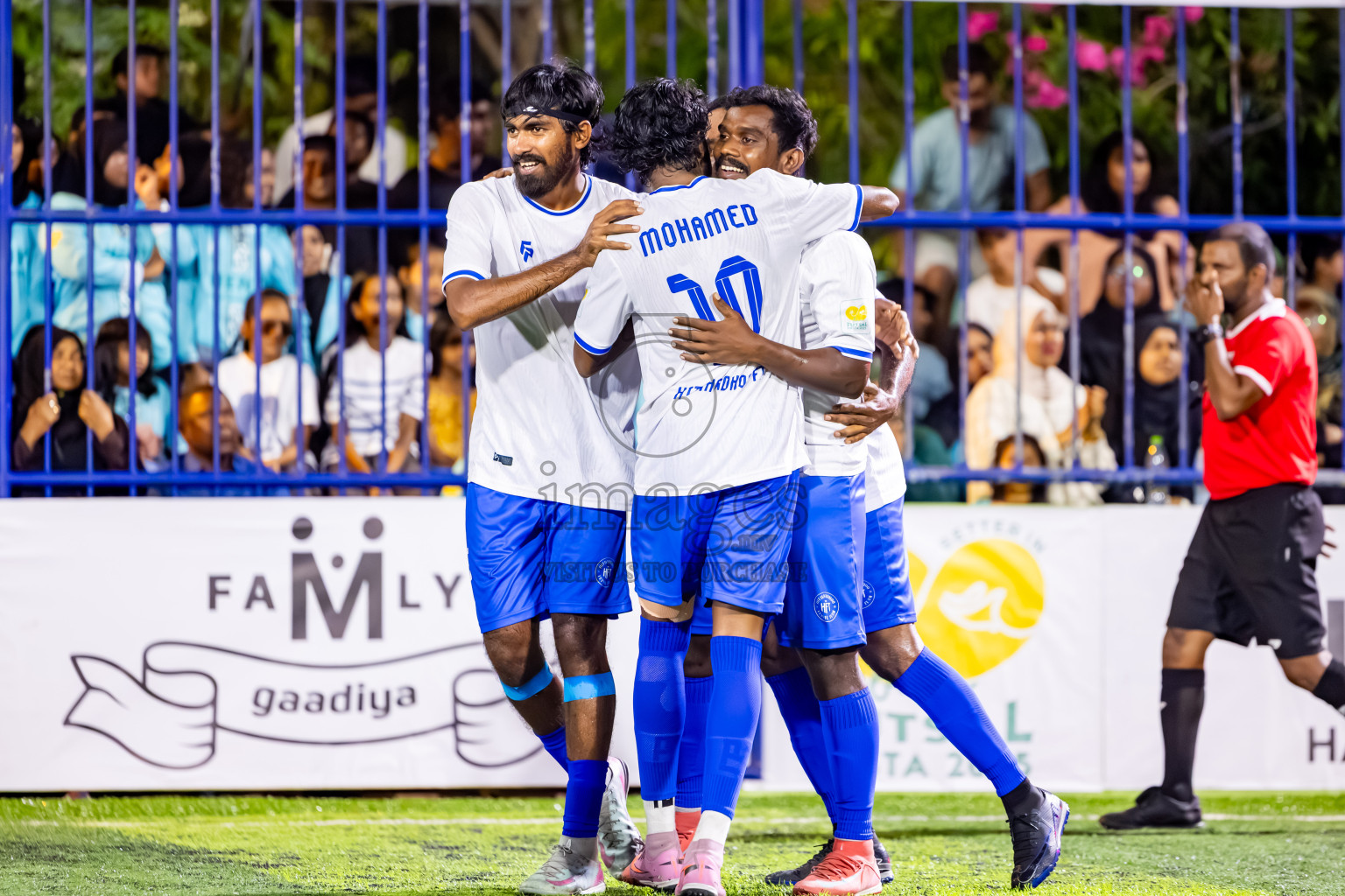 Hithaadhoo vs Kamadhoo in Quater Finals of Better in Baa Futsal Fiesta 2025 Men's division held in B. Eydhafushi, Maldives on Thursday, 13th November 2025. Photos: Nausham Waheed / images.mv