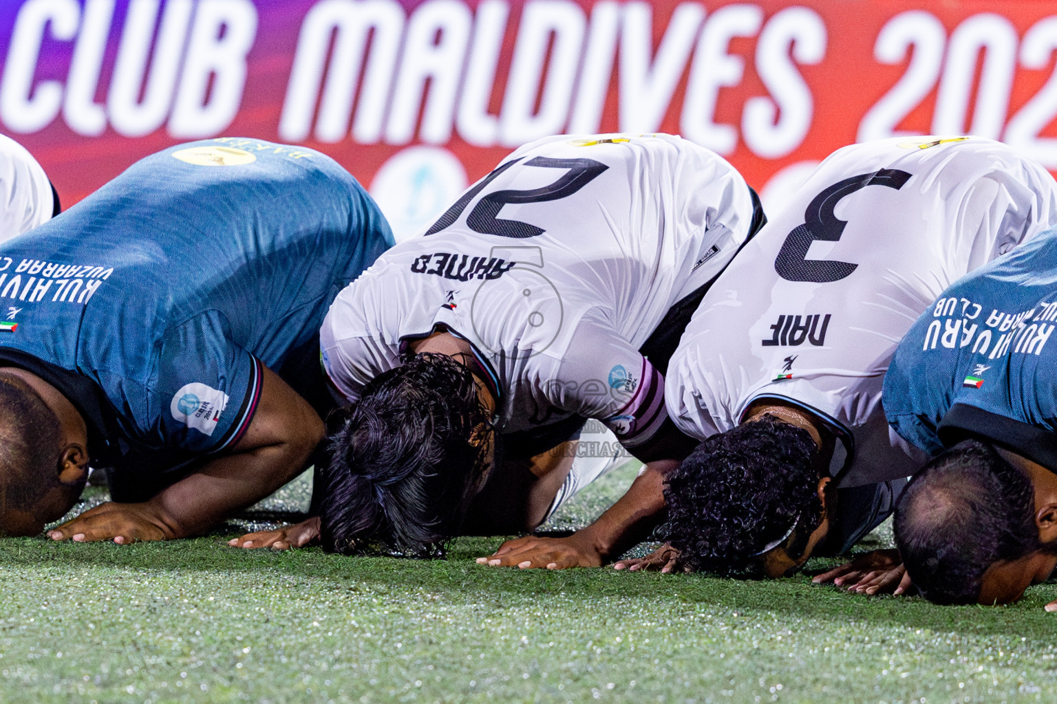 TEAM BADHAHI vs KULHIVARU VUZARA CLUB in the Semi-finals of Club Maldives Classic 2024 held in Rehendi Futsal Ground, Hulhumale', Maldives on Tuesday, 19th September 2024. 
Photos: Nausham Waheed / images.mv