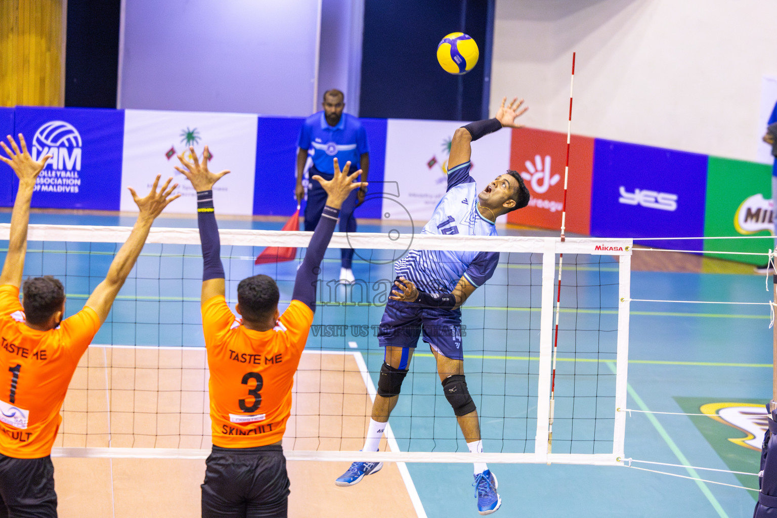 Sports Club City vs Blues for Volleyball in Day 2 of MILO VAM Cup 2025 held in Male', Maldives on Thursday, 26th June2025 at Social Center Indoor Hall 
Photos By: Ismail Thoriq / images.mv