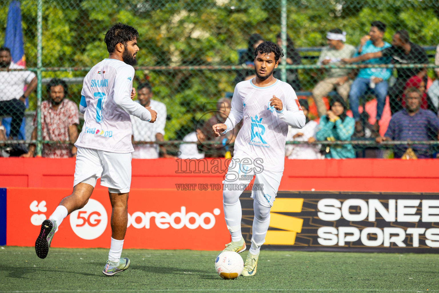 AA. Thoddoo VS AA. Himandhoo in Day 7 of Golden Futsal Challenge 2025 was held on Saturday, 11th January 2025, in Hulhumale', Maldives Photos: Hassan Simah / images.mv
