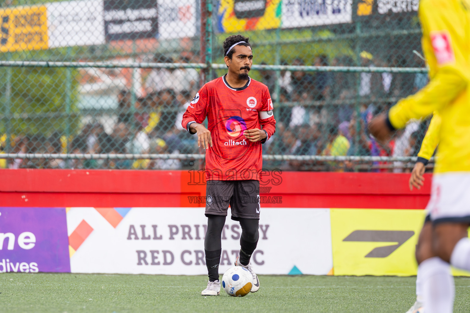 GDh Madaveli VS GDh Gadhdhoo in Atoll Round Semi-Final on Day 20 of Golden Futsal Challenge 2025 was held on Friday, 24th January 2025, in Hulhumale', Maldives.
Photos: Ismail Thoriq / images.mv