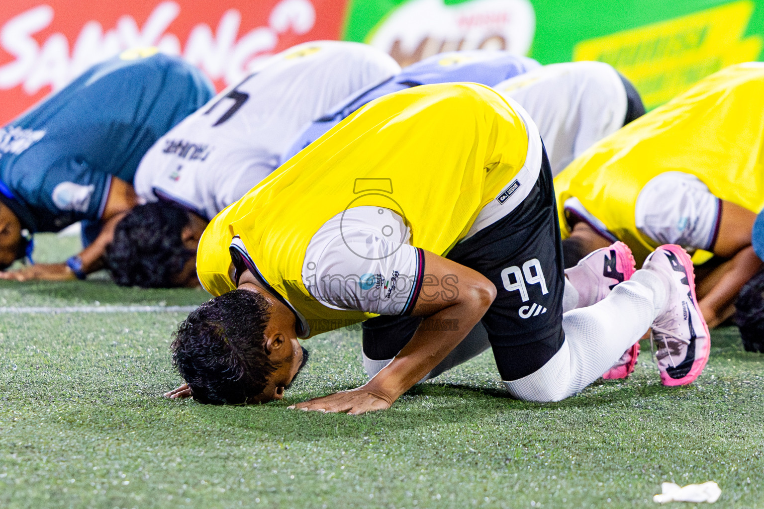 TEAM BADHAHI vs KULHIVARU VUZARA CLUB in the Semi-finals of Club Maldives Classic 2024 held in Rehendi Futsal Ground, Hulhumale', Maldives on Tuesday, 19th September 2024. 
Photos: Nausham Waheed / images.mv