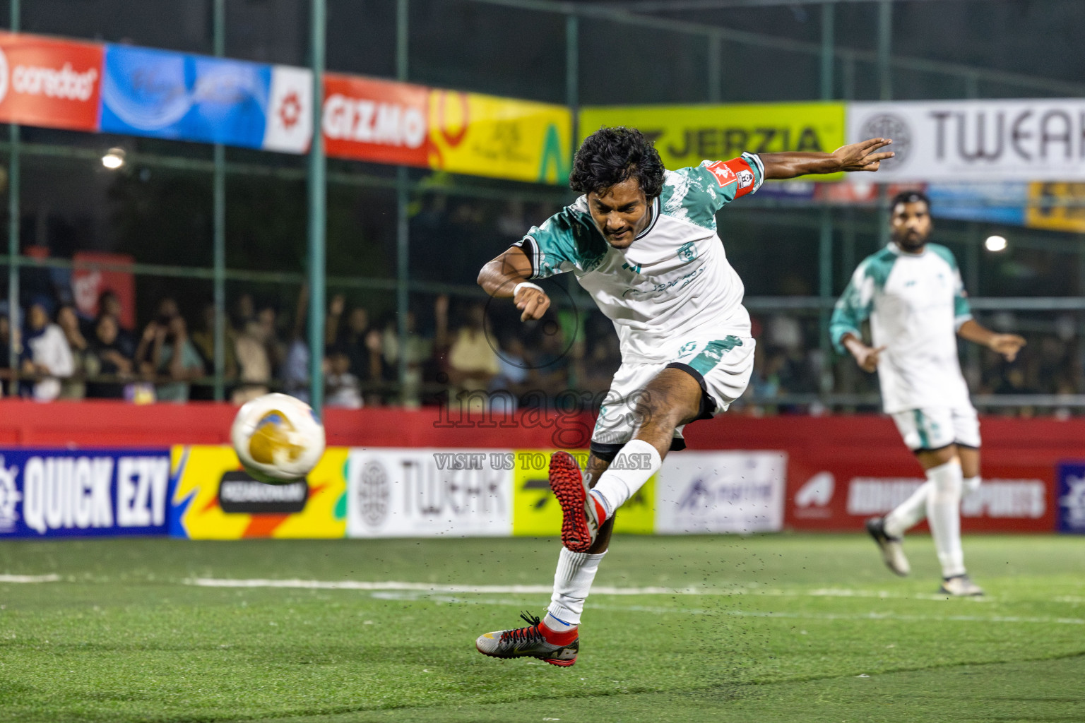 HDh Nolhivaran vs HDh Kumundhoo in Day 13 of Golden Futsal Challenge 2025 was held on Friday, 17th January 2025, in Hulhumale', Maldives 
Photos: Hassan Simah / images.mv