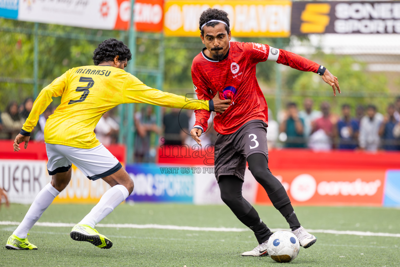 GDh Madaveli VS GDh Gadhdhoo in Atoll Round Semi-Final on Day 20 of Golden Futsal Challenge 2025 was held on Friday, 24th January 2025, in Hulhumale', Maldives.
Photos: Ismail Thoriq / images.mv