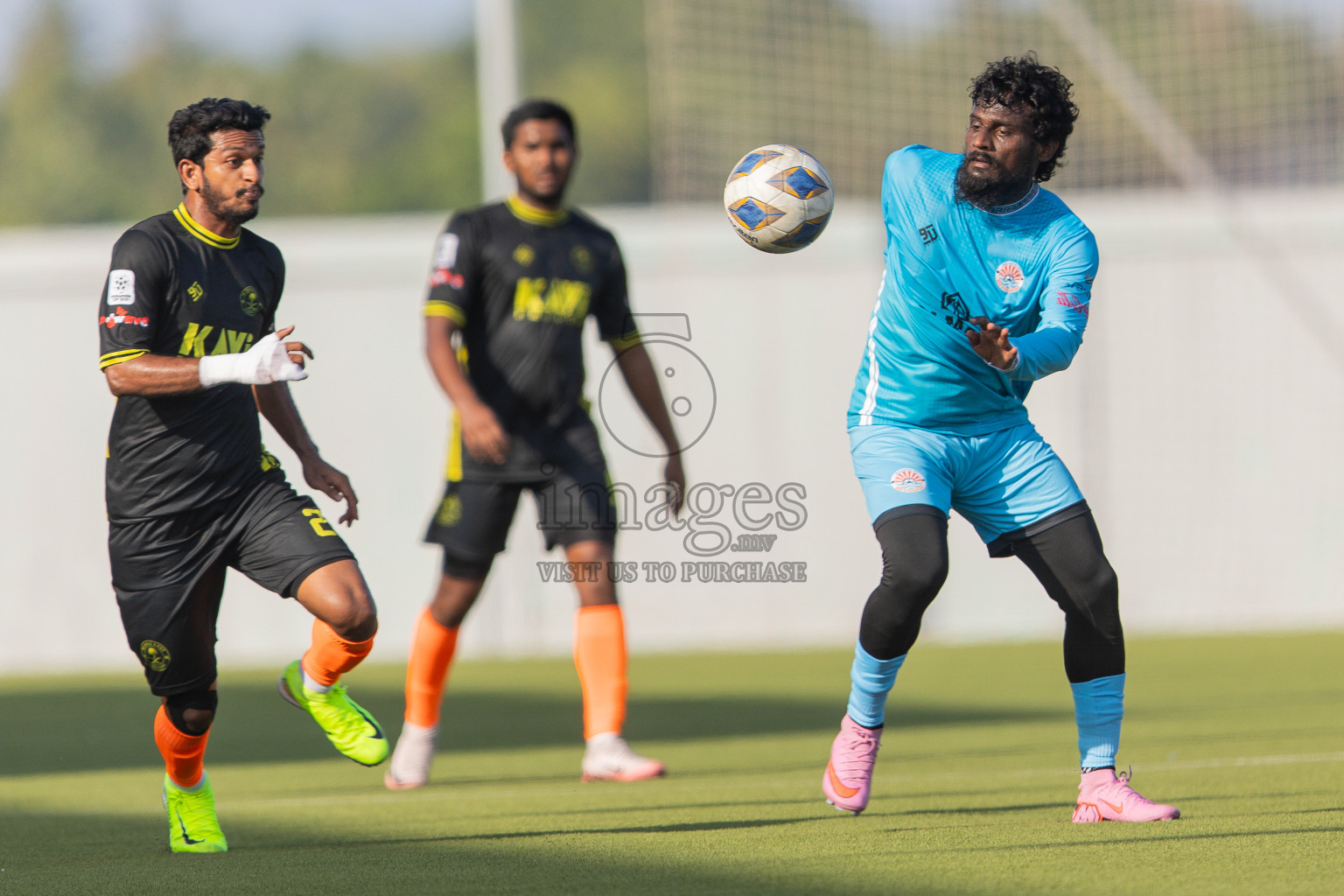 Irumathi FC VS Middle East in Day 5 of Eydhafushi Cup 2025 held in Eydhafushi Football Stadium at B. Eydhafushi, Maldives on Tuesday, 9th September 2025. Photos: Arif Rasheed / images.mv
