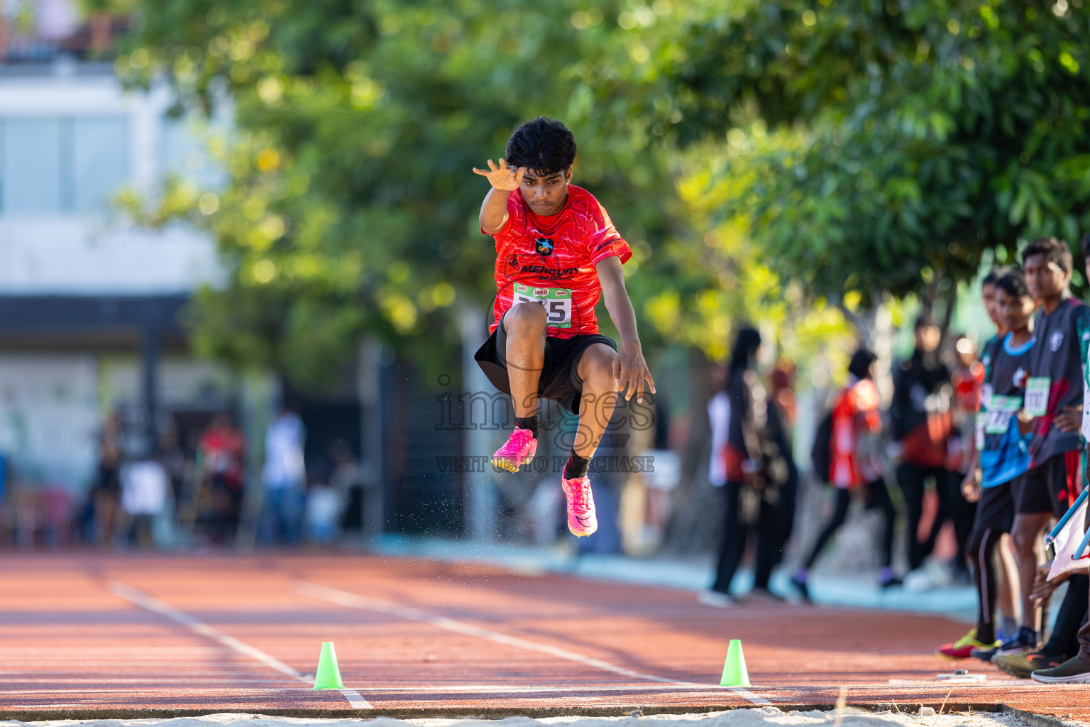 Day 1 of 12th Milo Association Championships was held in Ekuveni Track at Male', Maldives on Thursday, 24th April 2025.
Photos: Ismail Thoriq / images.mv
