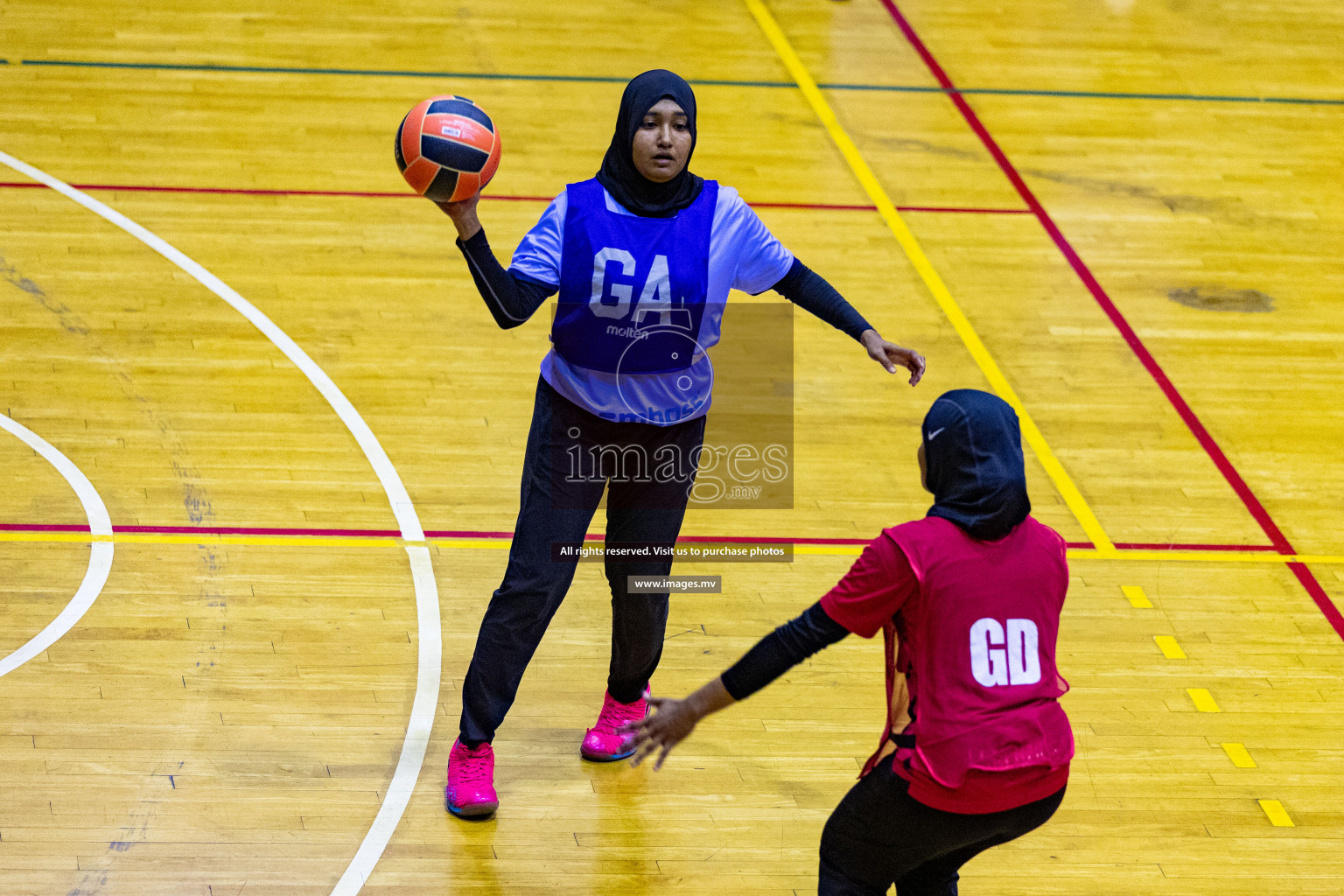 Lorenzo Sports Club vs Vyansa in the Milo National Netball Tournament 2022 on 18 July 2022, held in Social Center, Male', Maldives. Photographer: Shuu, Hassan Simah / Images.mv