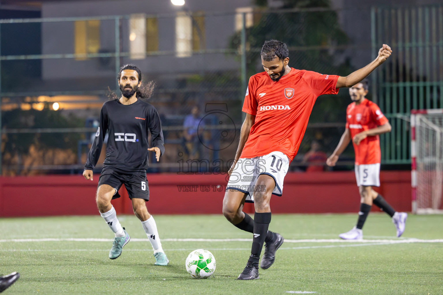 Sheesha vs Roseware in Day 1 of Office League 2025 was held on Wednesday, 16th April 2025 in Hulhumale', Maldives.
Photos: Ismail Thoriq / images.mv