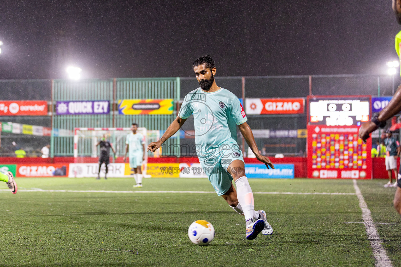 Lh. Hinnavaru VS Lh. Olhuvelifushi on Day 22 of Golden Futsal Challenge 2025 was held on Sunday, 26 January 2025, in Hulhumale', Maldives. 
Photos: Hassan Simah / images.mv