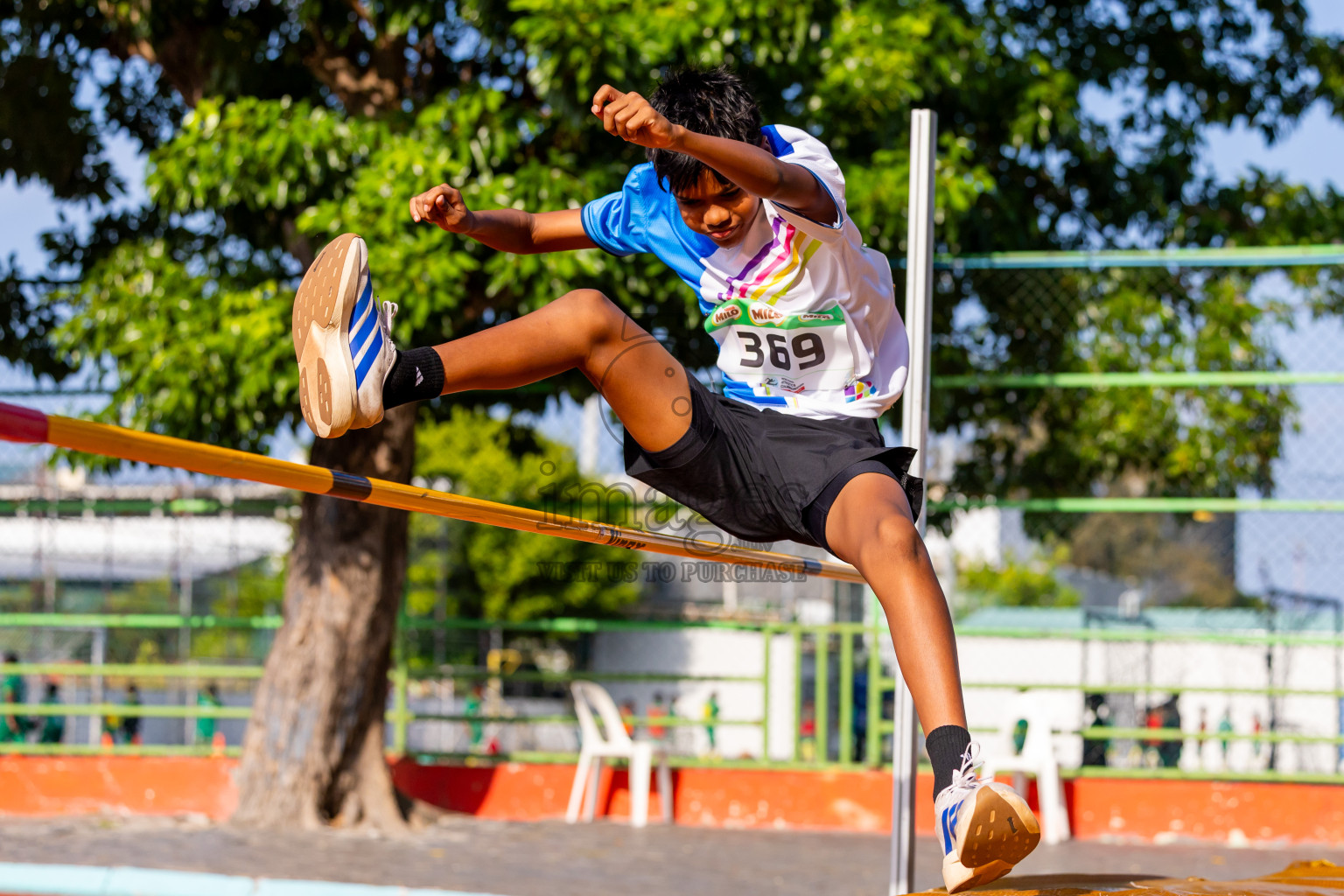 Day 3 of Inter-school Athletics Championship 2025 held in Ekuveni Synthetic Track, Male', Maldives on Wednesday, 08th October 2025. Photos by: Nausham Waheed / Images.mv