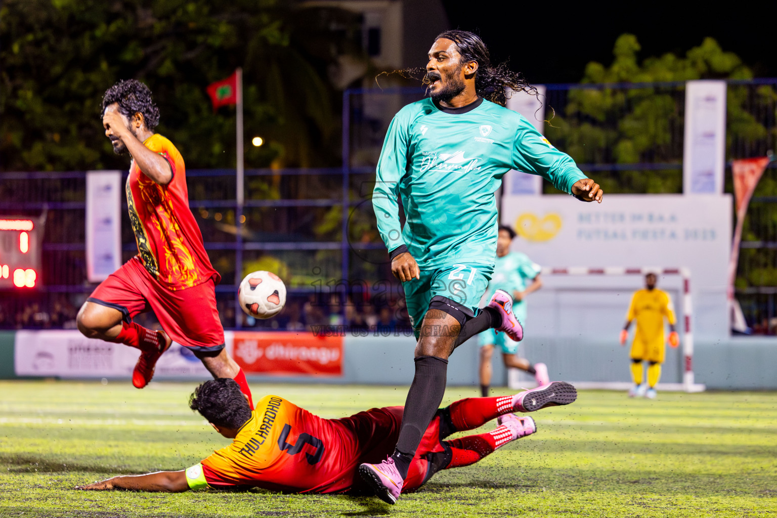 Dharavandhoo vs Thulhaadhoo in Day 3 of Better in Baa Futsal Fiesta 2025 Men's division held in B. Eydhafushi, Maldives on Friday, 7th November 2025. Photos: Nausham Waheed / images.mv