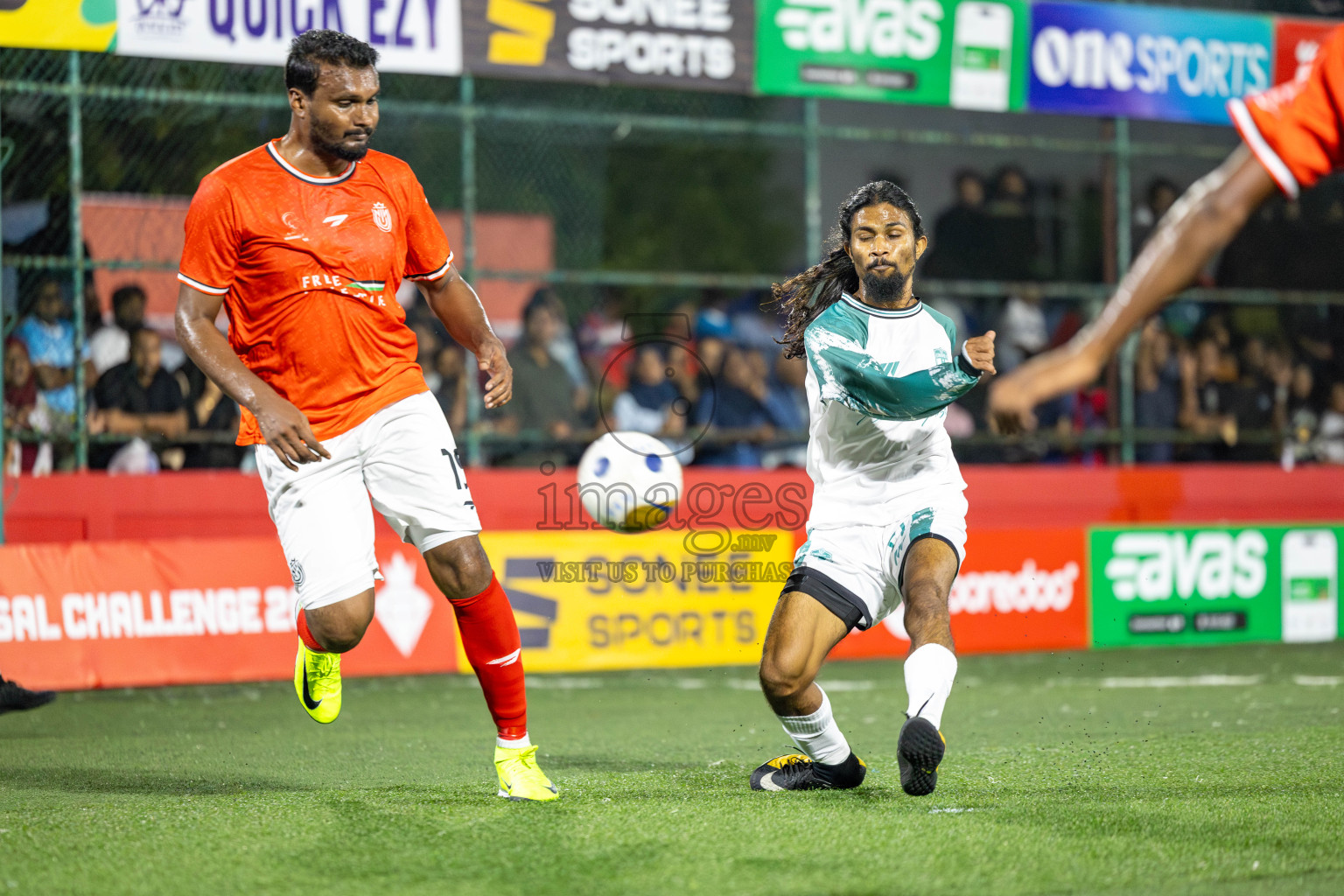 HDh Nolhivaran vs HDh Kumundhoo in Day 13 of Golden Futsal Challenge 2025 was held on Friday, 17th January 2025, in Hulhumale', Maldives 
Photos: Hassan Simah / images.mv