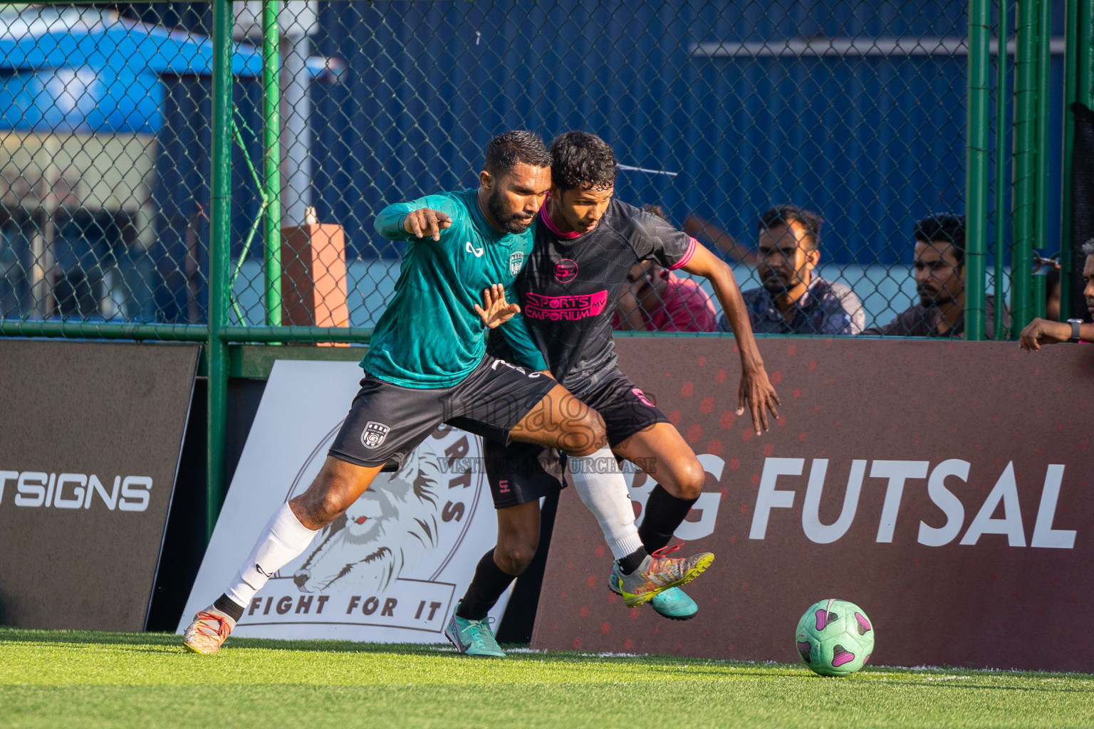 JJ Sports Club vs Green Lakers in Day 9 of BG Futsal Challenge 2024 was held on Wednesday, 20th March 2024, in Male', Maldives
Photos: Ismail Thoriq / images.mv