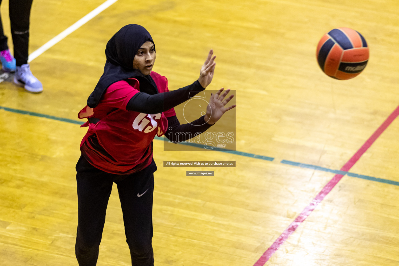 Lorenzo Sports Club vs Youth United Sports Club in the Milo National Netball Tournament 2022 on 20 July 2022, held in Social Center, Male', Maldives. Photographer: Hassan Simah / Images.mv