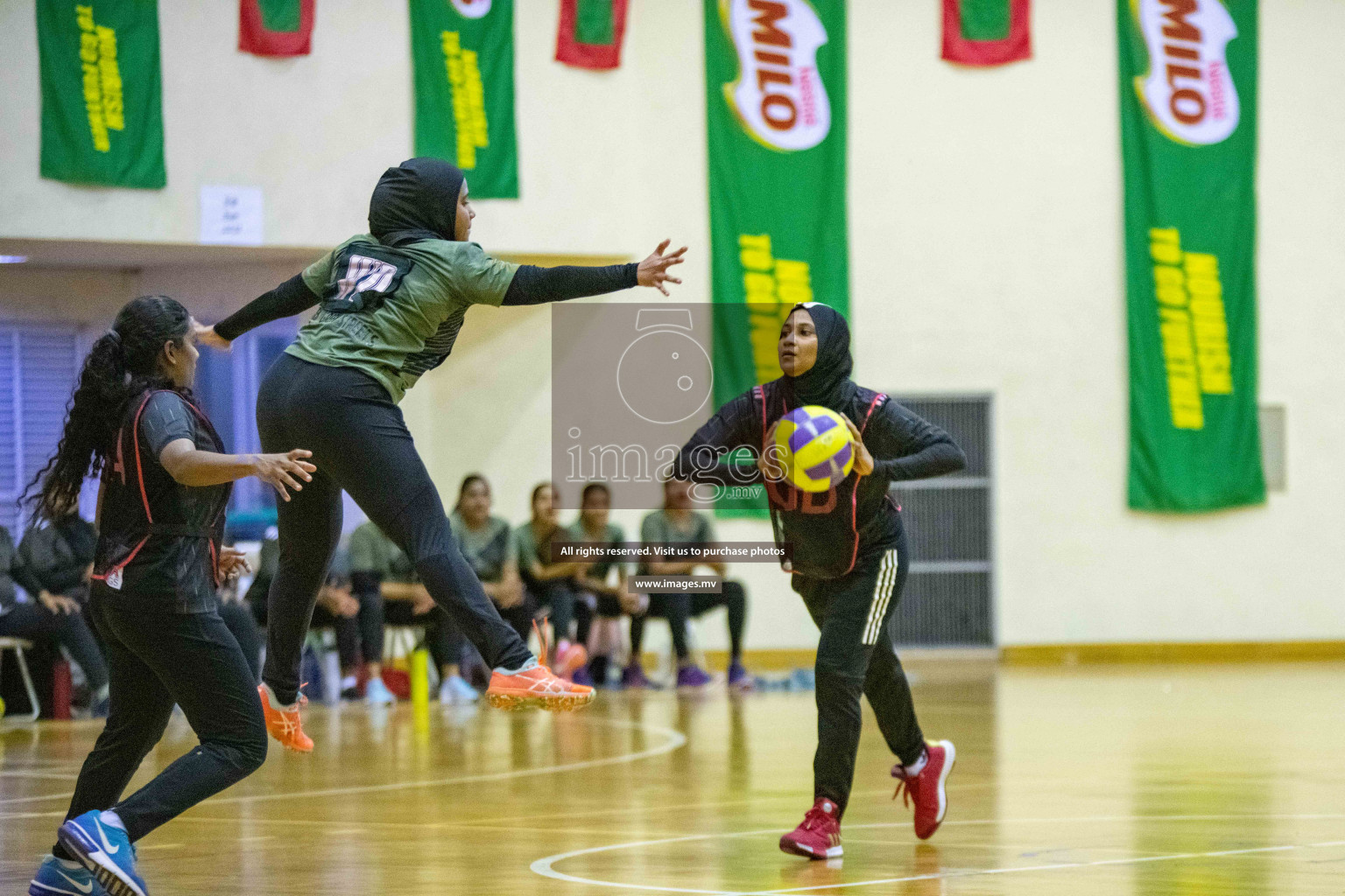 Kulhudhuffushi Youth & R.C vs Club Green Streets in the Finals of Milo National Netball Tournament 2021 (Women's) held on 5th December 2021 in Male', Maldives Photos: Ismail Thoriq / images.mv