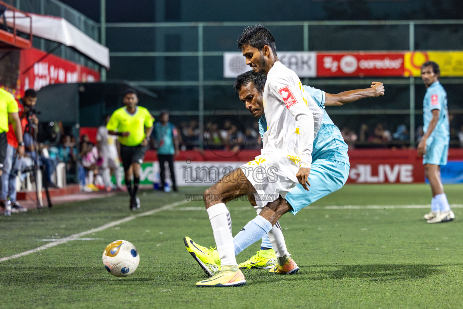 HDg Finey vs HDh Makunudhoo in Day 13 of Golden Futsal Challenge 2025 was held on Friday, 17th January 2025, in Hulhumale', Maldives 
Photos: Hassan Simah / images.mv