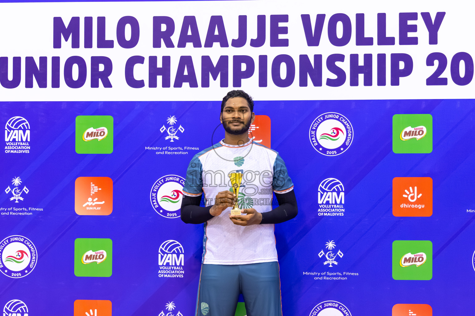 ADh. Maamigili vs Lh. Naifaru in the Finals of MILO Raajje Volley Junior Championship 2025 (U19 Boys) was held in Social Center Indoor Hall, Maldives on Sunday, 28th September 2025. Photos: Mohamed Mahfooz Moosa / images.mv