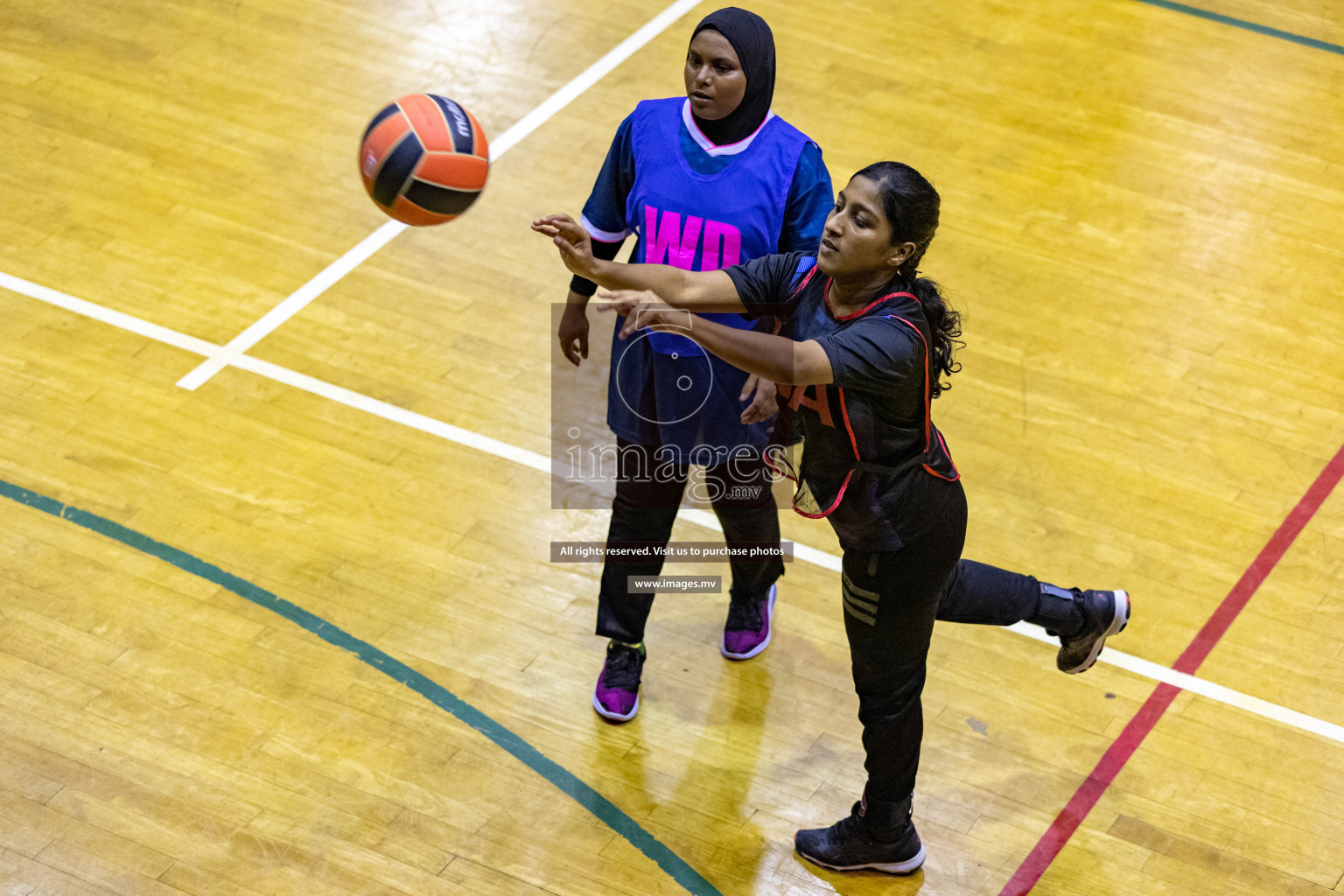 Xenith Sports Club vs Youth United Sports Club in the Milo National Netball Tournament 2022 on 18 July 2022, held in Social Center, Male', Maldives. Photographer: Shuu, Hassan Simah / Images.mv